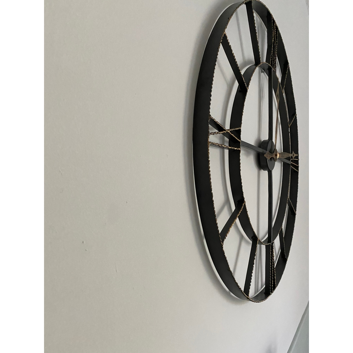 Wall clock - Round Wrought Iran antique wall clock