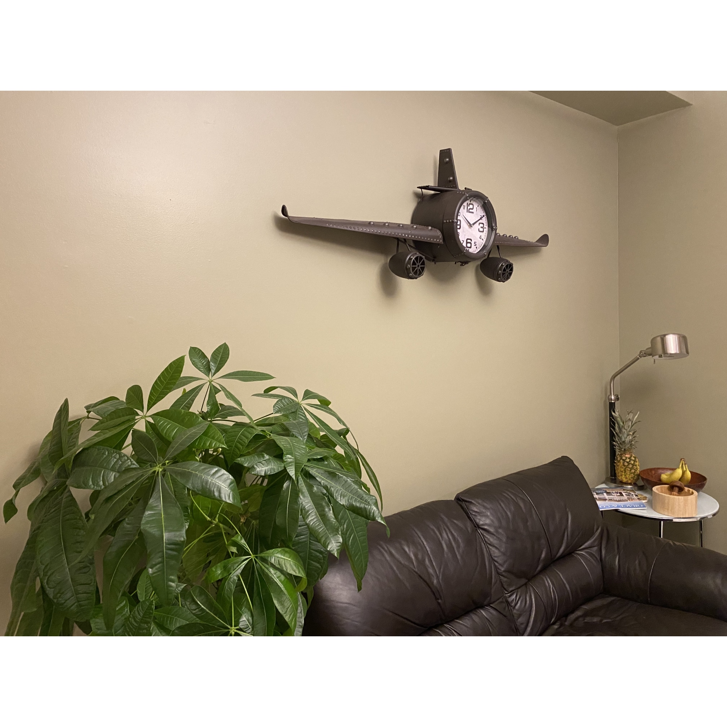 Horloge murale moyenne à motif d’avion de combat rétro rouillé en métal