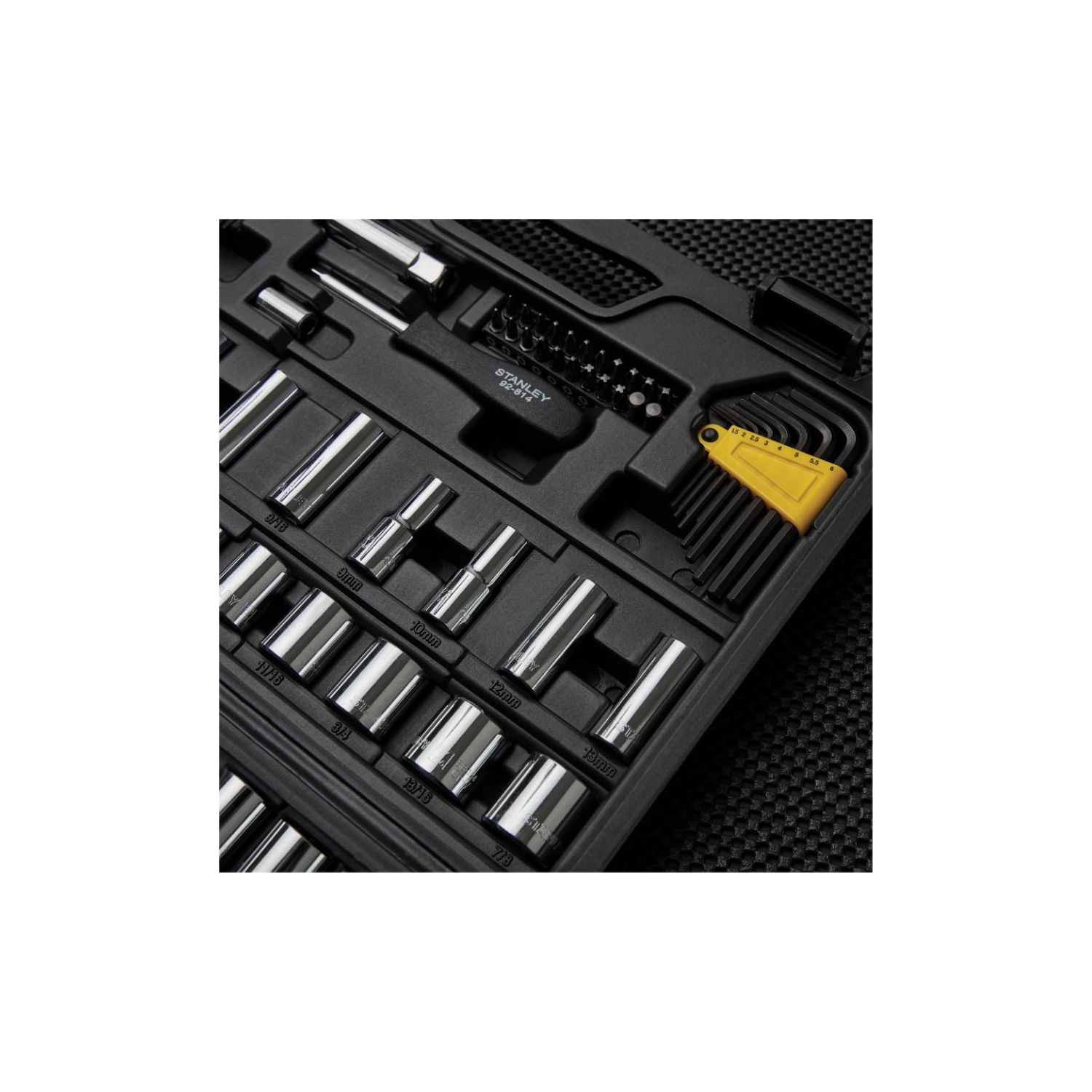 123 Piece Metric/SAE Socket Set, for 1/4" and 3/8" Drive