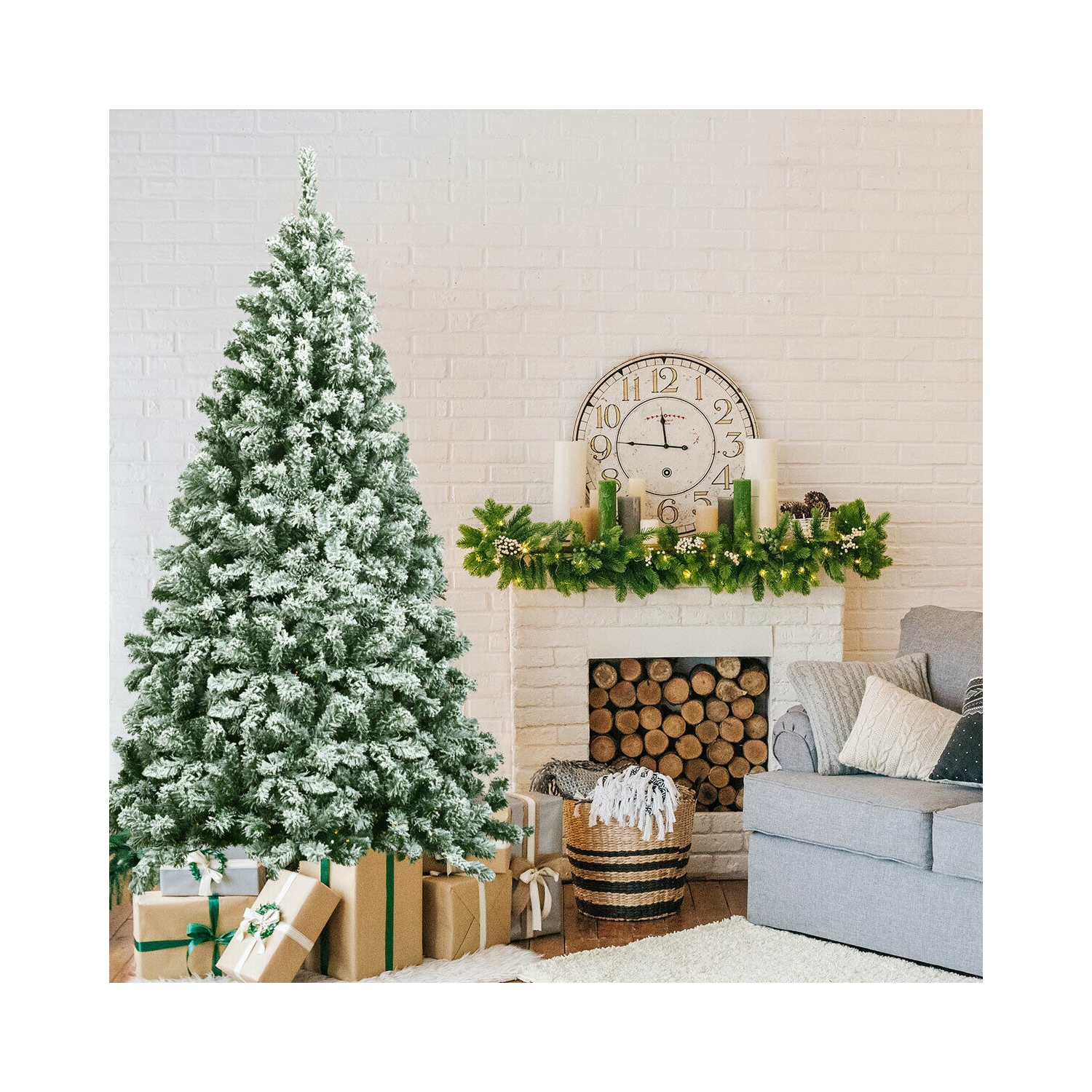 Snow Flocked Hinged Christmas Tree with 928 Tips, Full Artificial Tree for Indoors