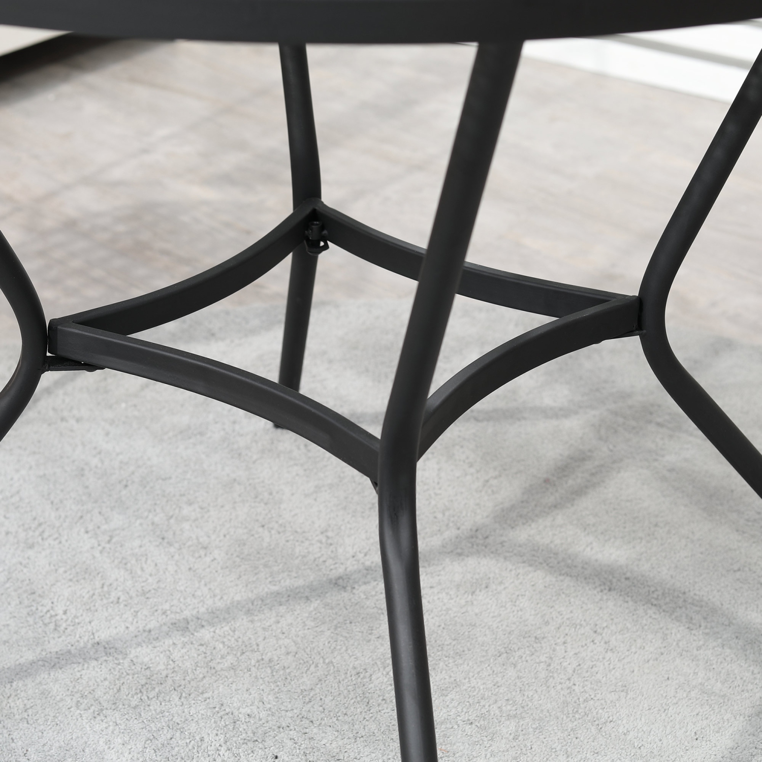 Outsunny 35" Table à manger ronde en métal avec plateau en maille pour jardin, cour, piscine, noir