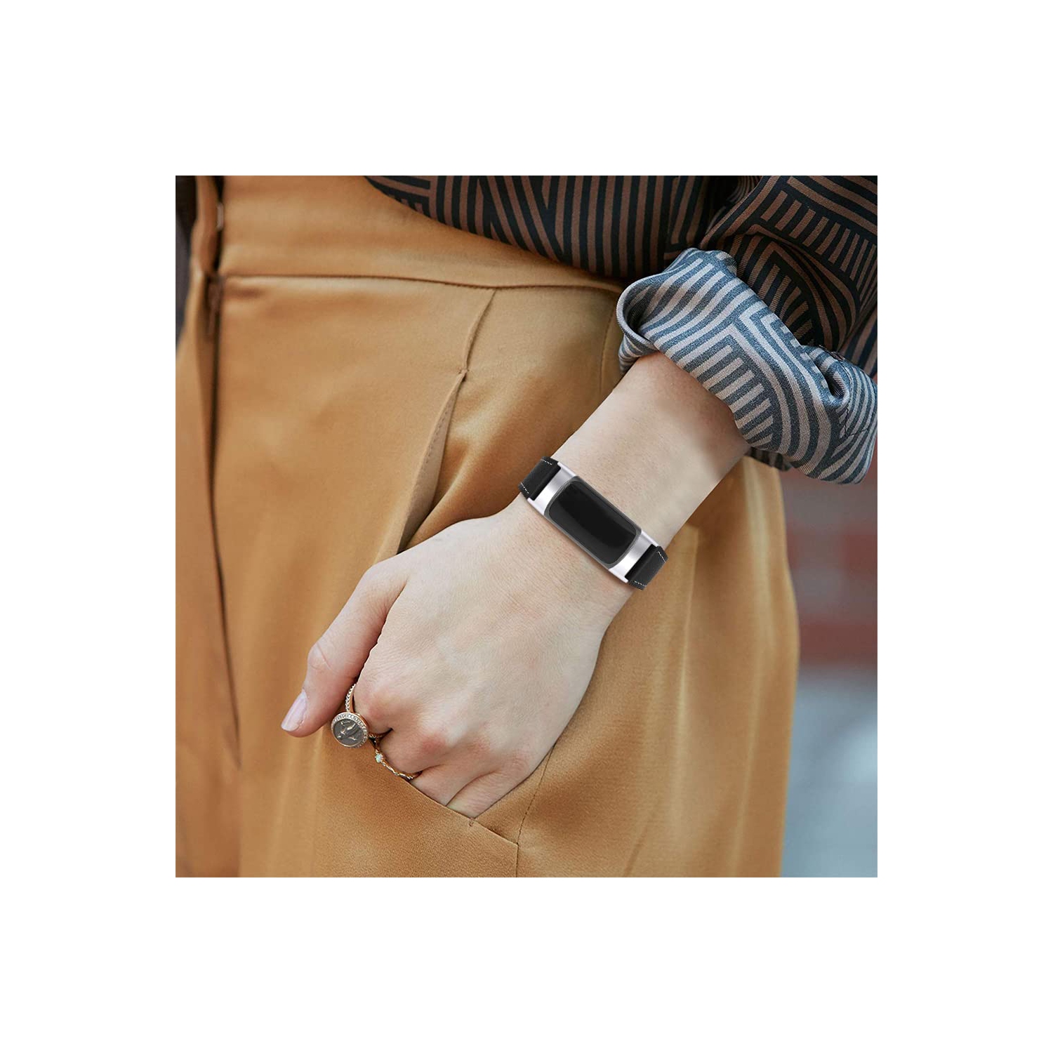 Genuine Leather Wrist Bands for Fitbit Charge 5 Advanced Fitness & Health Tracker Accessories Replacement Sports Watchbands