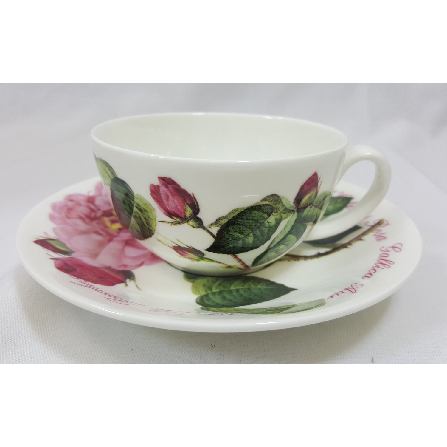 Théière avec tasse à thé et soucoupe – Versailles