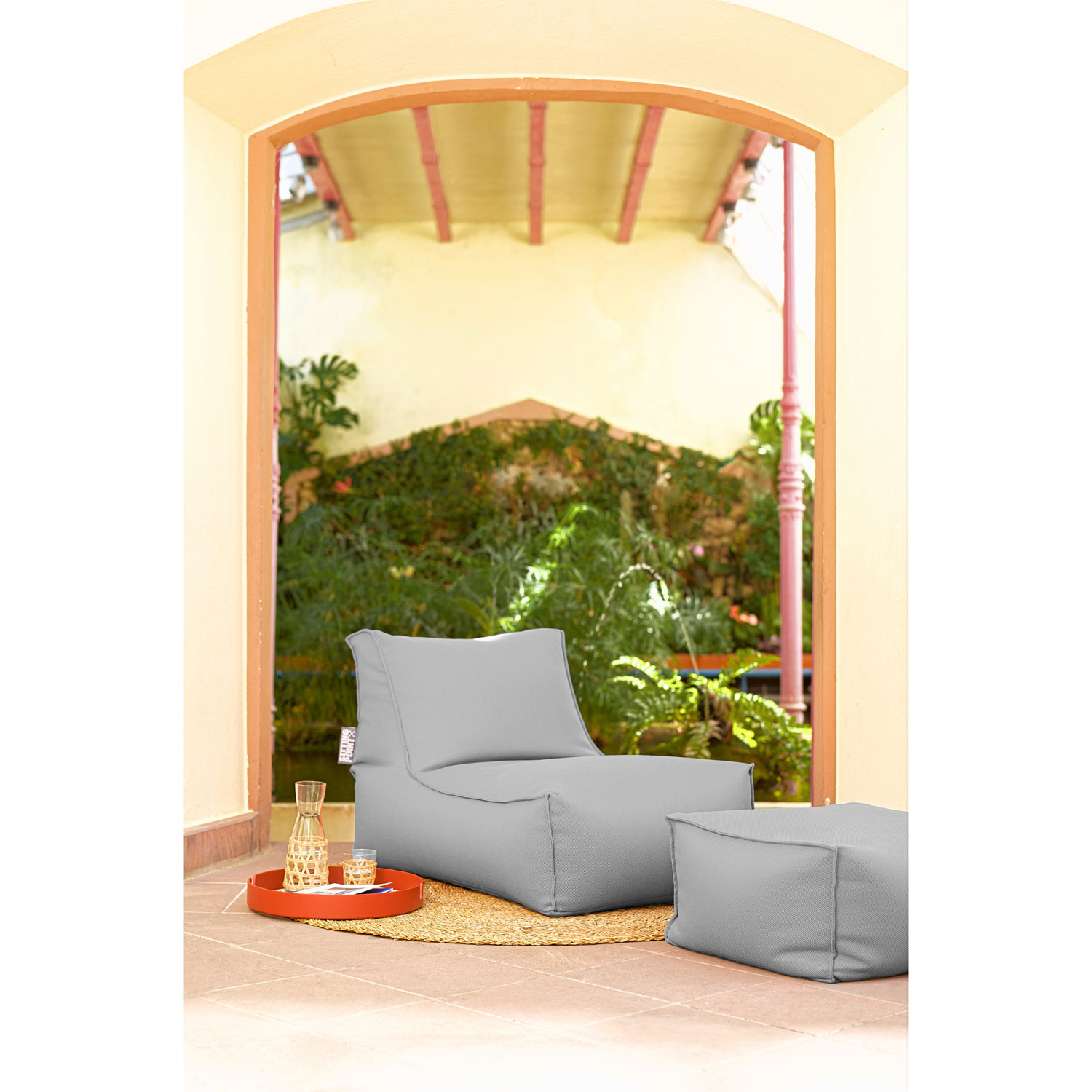 Fauteuil poire contemporain en oléfine Alpine - Argenté