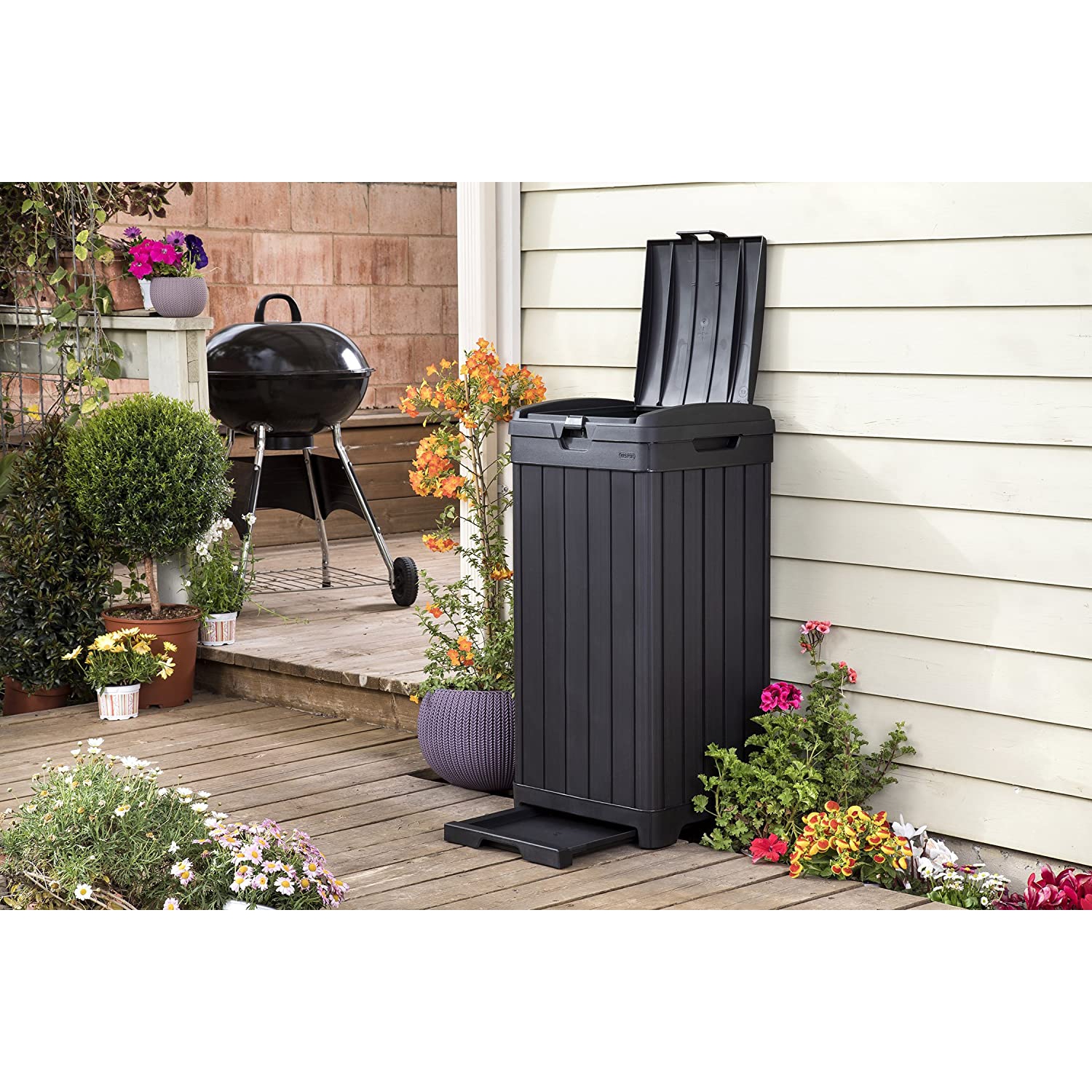 Keter 38 gal Outdoor Trash Can, Black