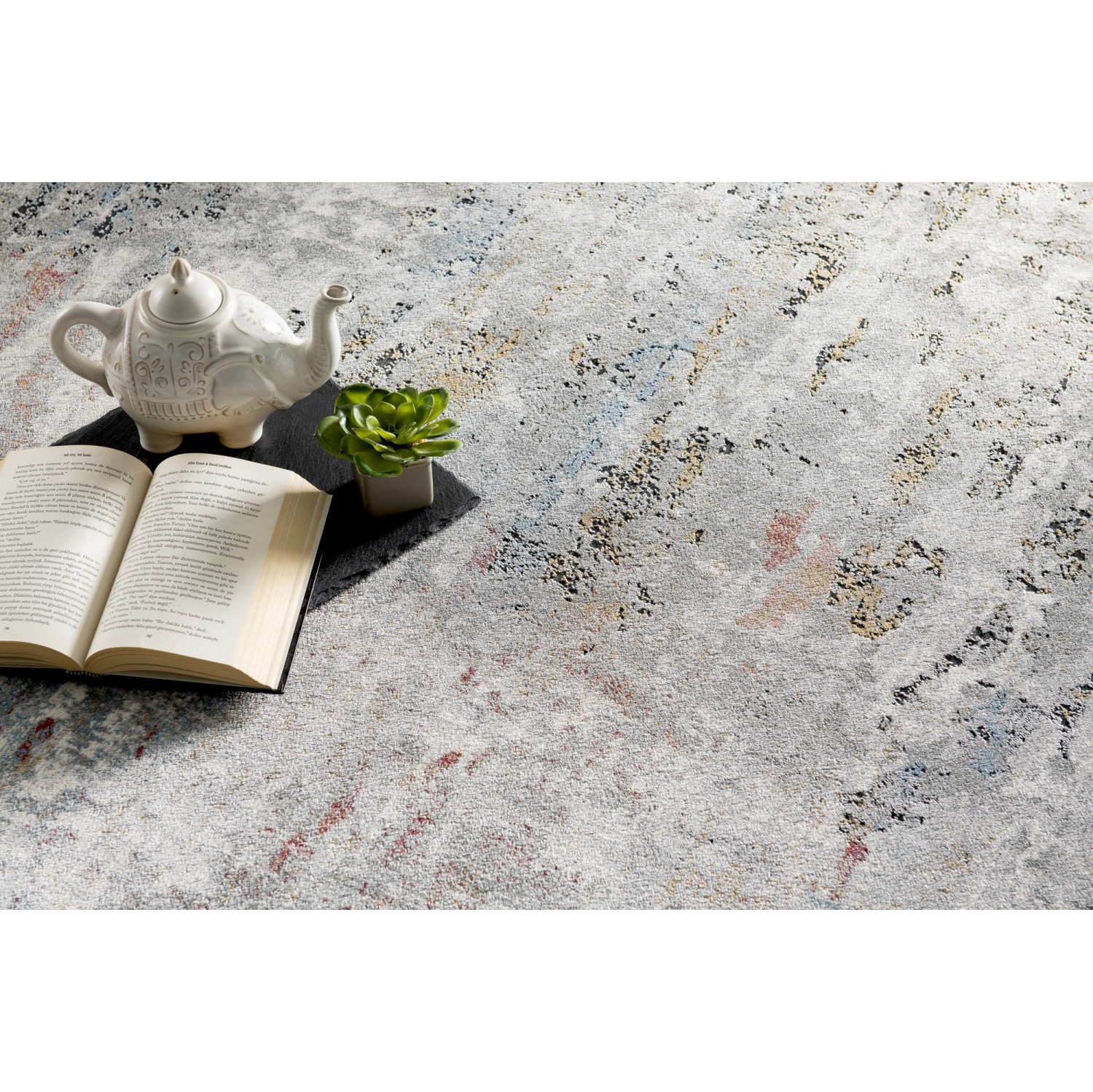 Tapis d'intérieur rembourré Tessera gris/rouge d'aspect usé et confortable