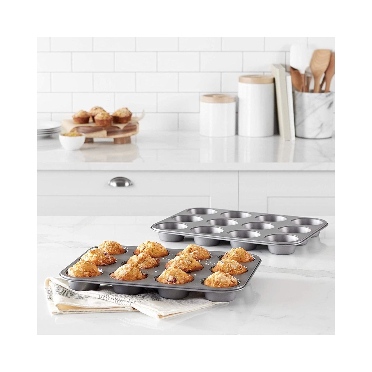 ISTAR Nonstick Bakeware Cupcake & Muffin Tray 12 Holes Cake Baking Tray Carbon Steel Oven Trays Pastry Tool