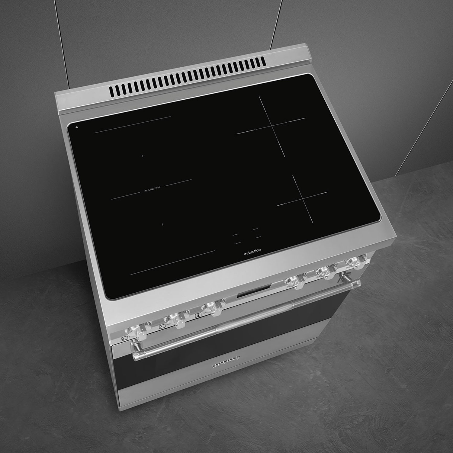 Cuisinière à induction autonome à convection véritable 4,6 pi³ 30 po de Smeg - Inox