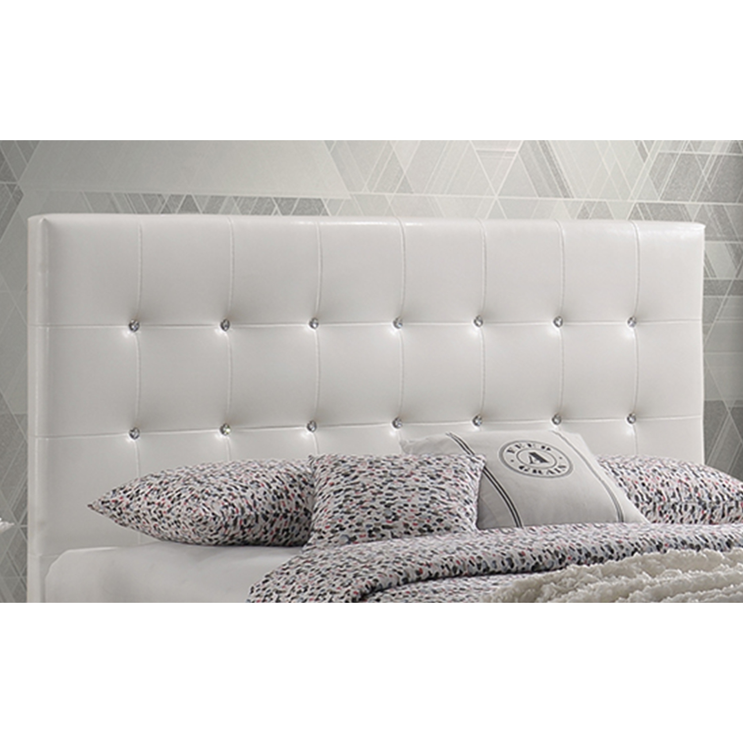 White Faux Leather Diamond Tufted Queen Size Platform Bed