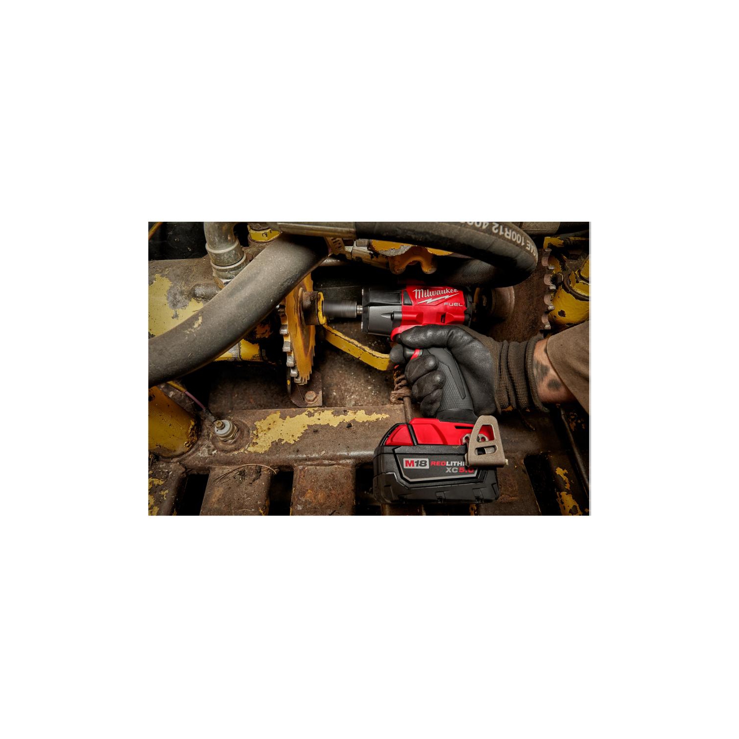 Clé à choc dynamométrique sans fil à couple moyen de 1/2 po au lithium-ion M18 de 18 V avec anneau à friction - outil seulement