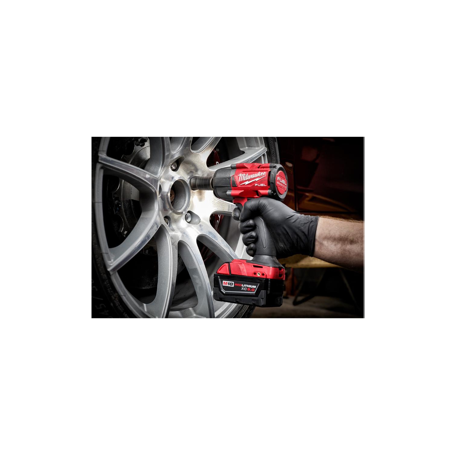 Clé à choc dynamométrique sans fil à couple moyen de 1/2 po au lithium-ion M18 de 18 V avec anneau à friction - outil seulement