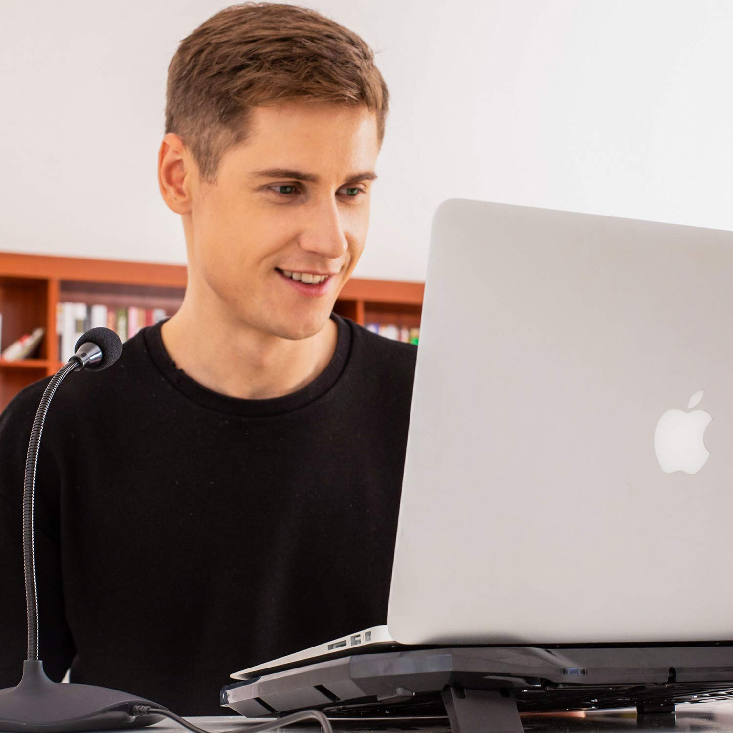 KLIM Pro - The Laptop Cooling Pad for Professionals + Light, Compact, Easy to Carry, Durable + 10” to 15,6” + Extra USB Port