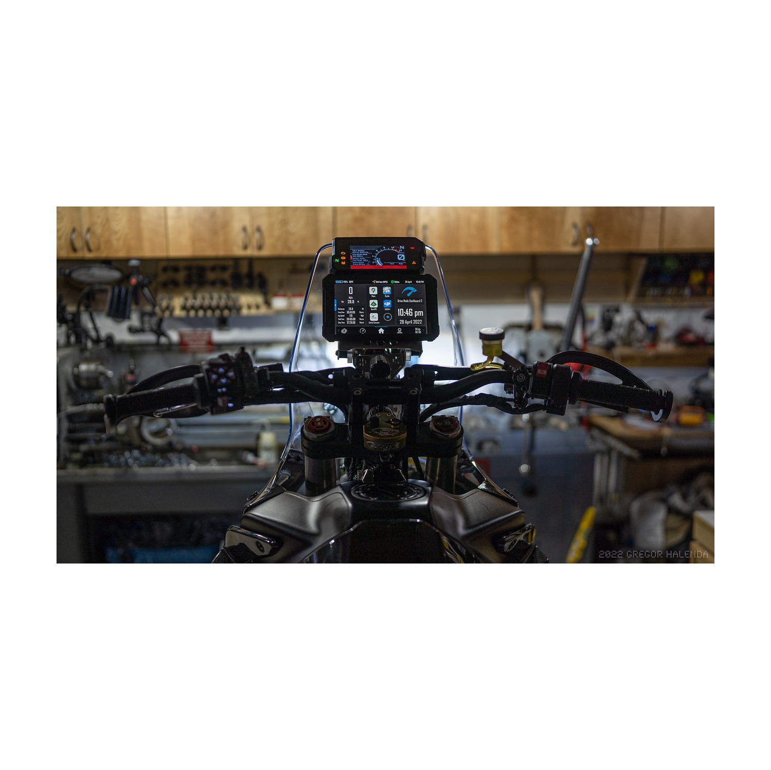 TRIPLTEK 8" PRO Ultra Bright 1200 nits, 8GB RAM, Best tablet for Drone use, Long Battery Life, Waterproof IP68, Brightest Tablet/Phone on The market