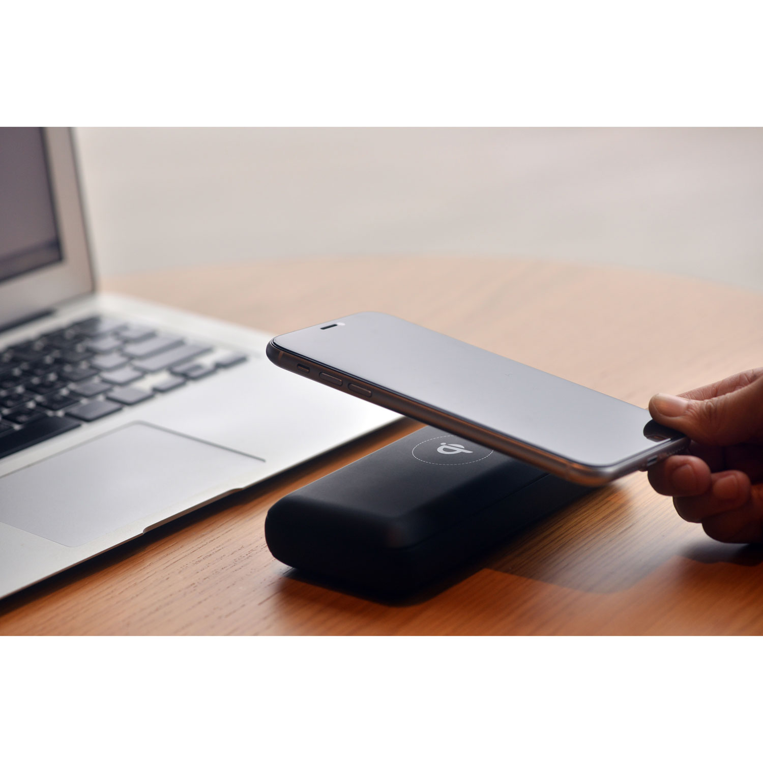 Energizer 20000 mAh USB-A/USB-C Power Bank with Wireless Qi Charger - Black