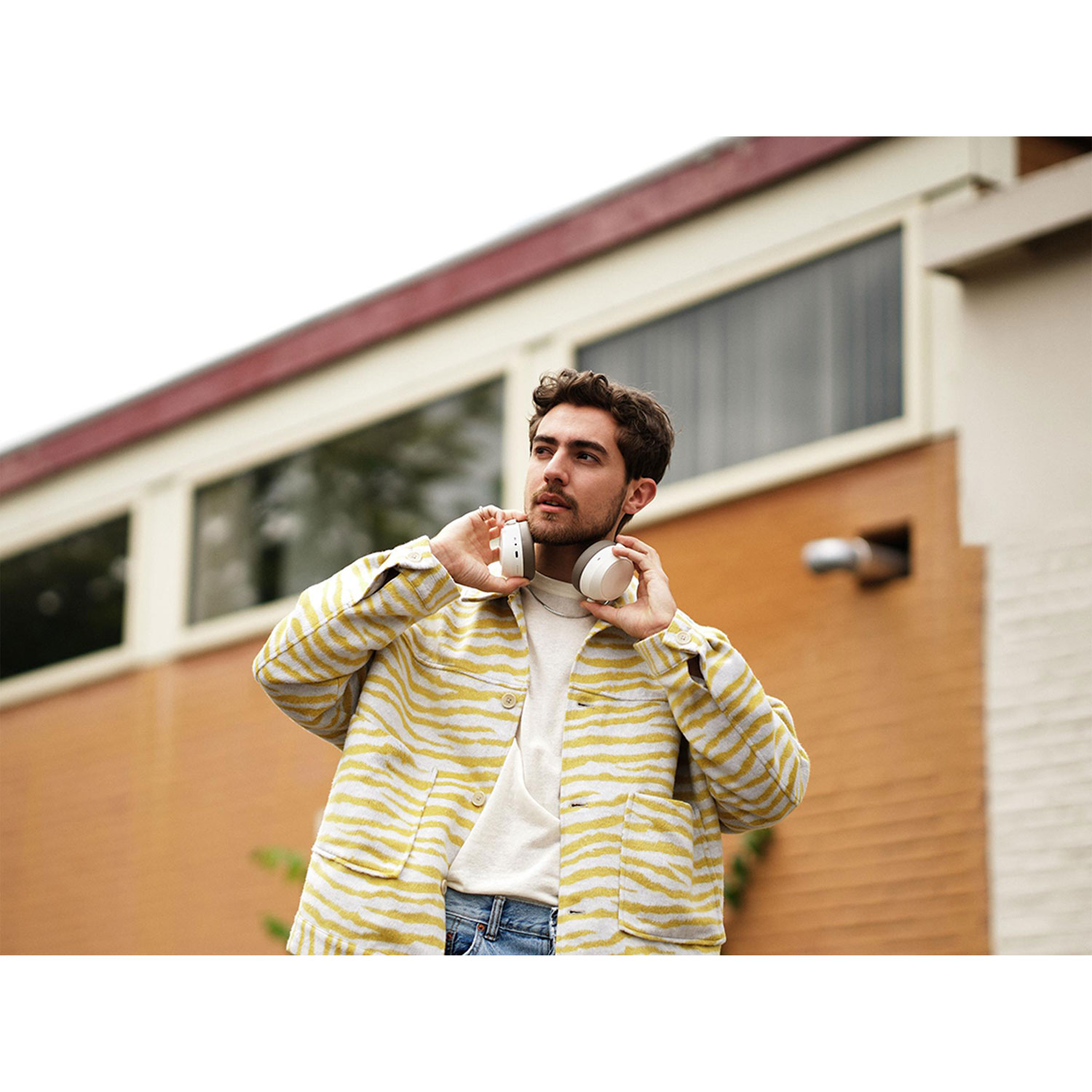 Casque d'écoute Bluetooth à suppression du bruit MOMENTUM 4 de Sennheiser - Blanc