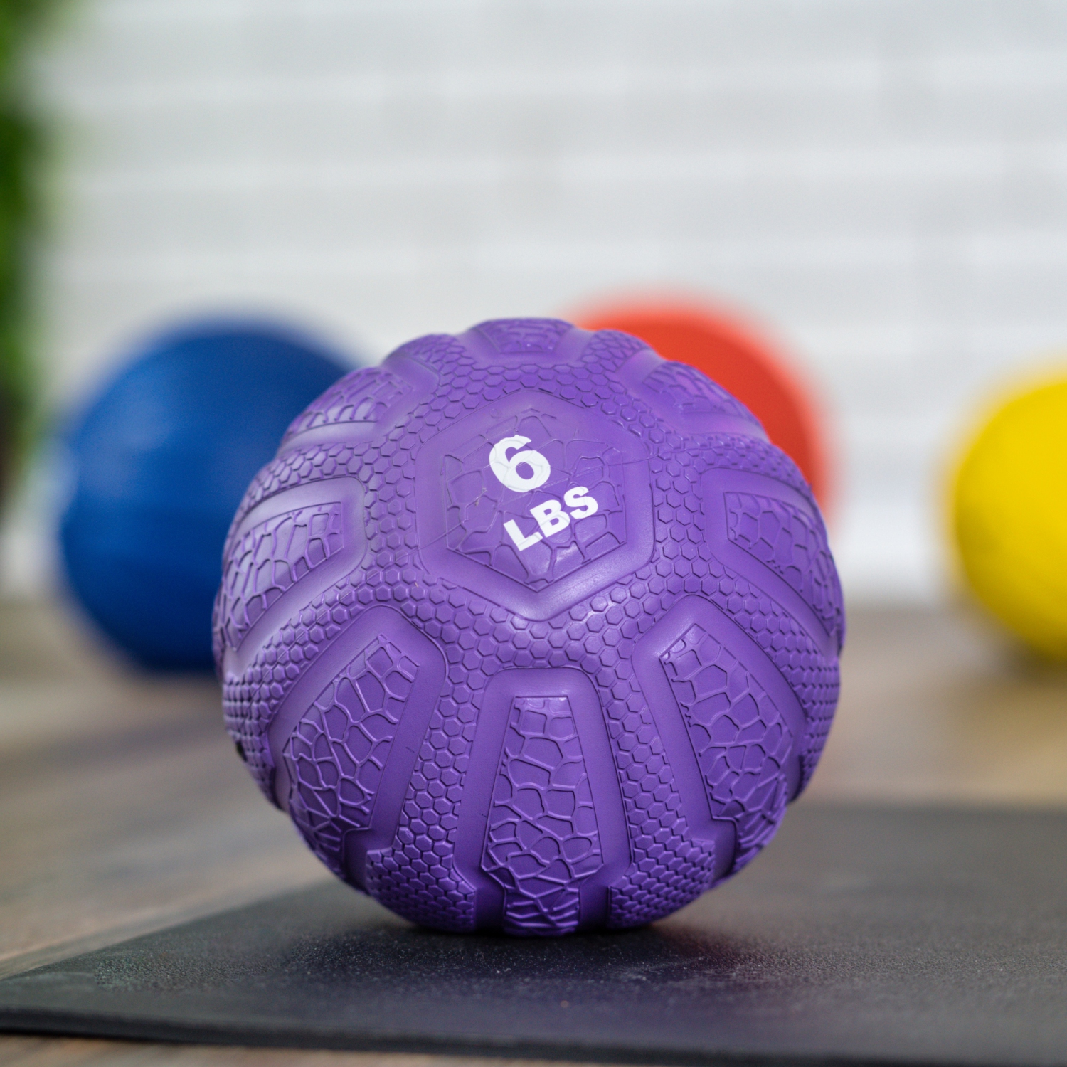 PRISP Weighted Rubber Medicine Ball - Weight Ball for Strength Exercises and Fitness Workouts, 6 lbs