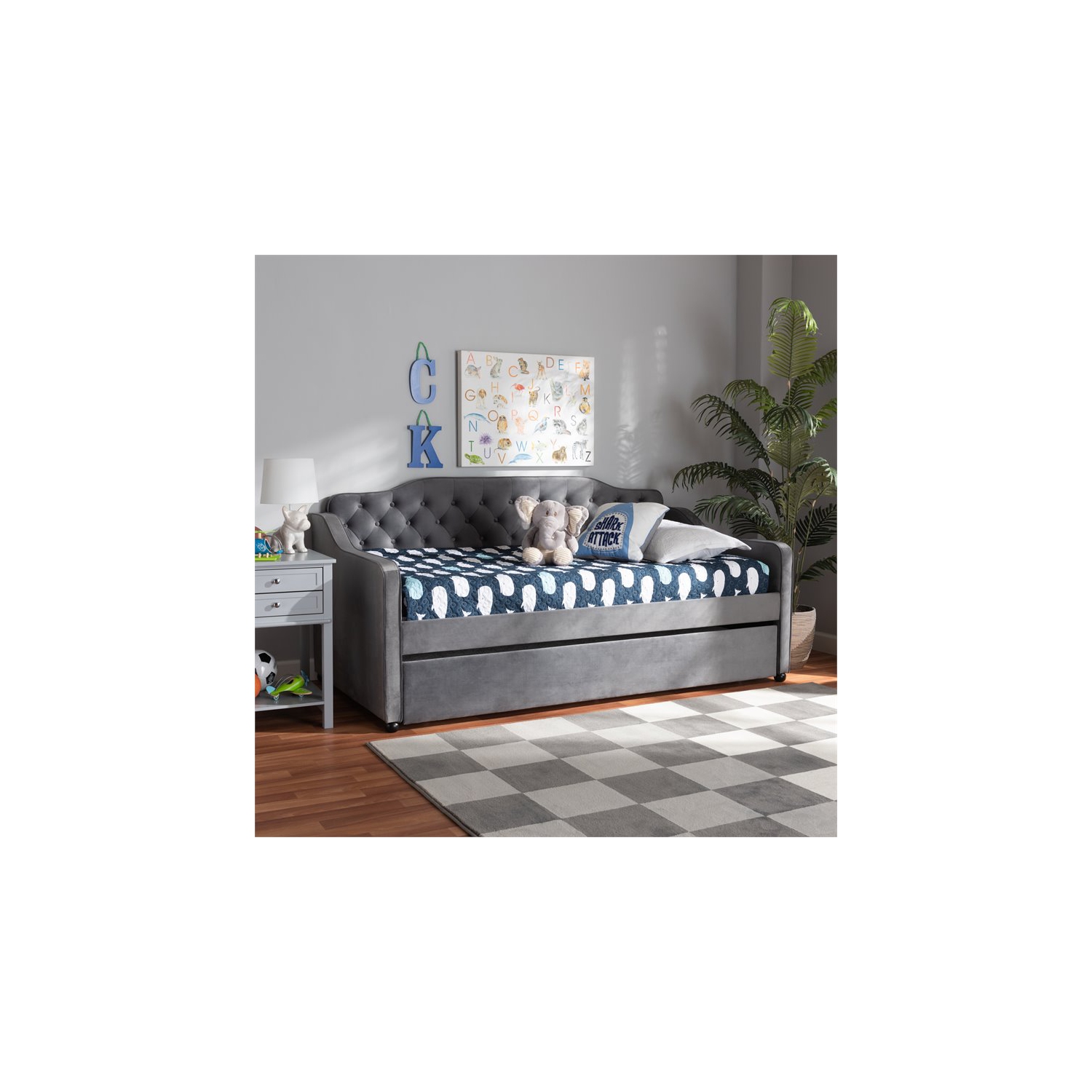 Le lit de repos capitonné en velours gris de format lit simple avec lit gigogne Freda de Baxton Studio