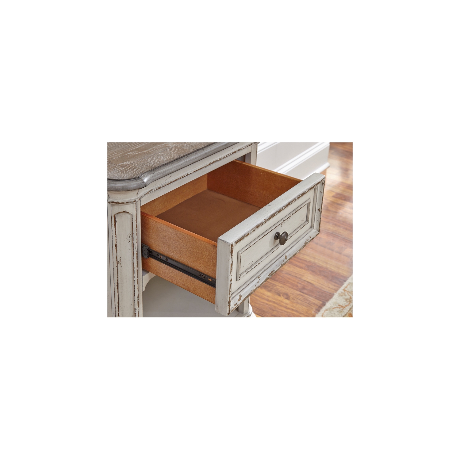Magnolia Manor White 1 Drawer Night Stand