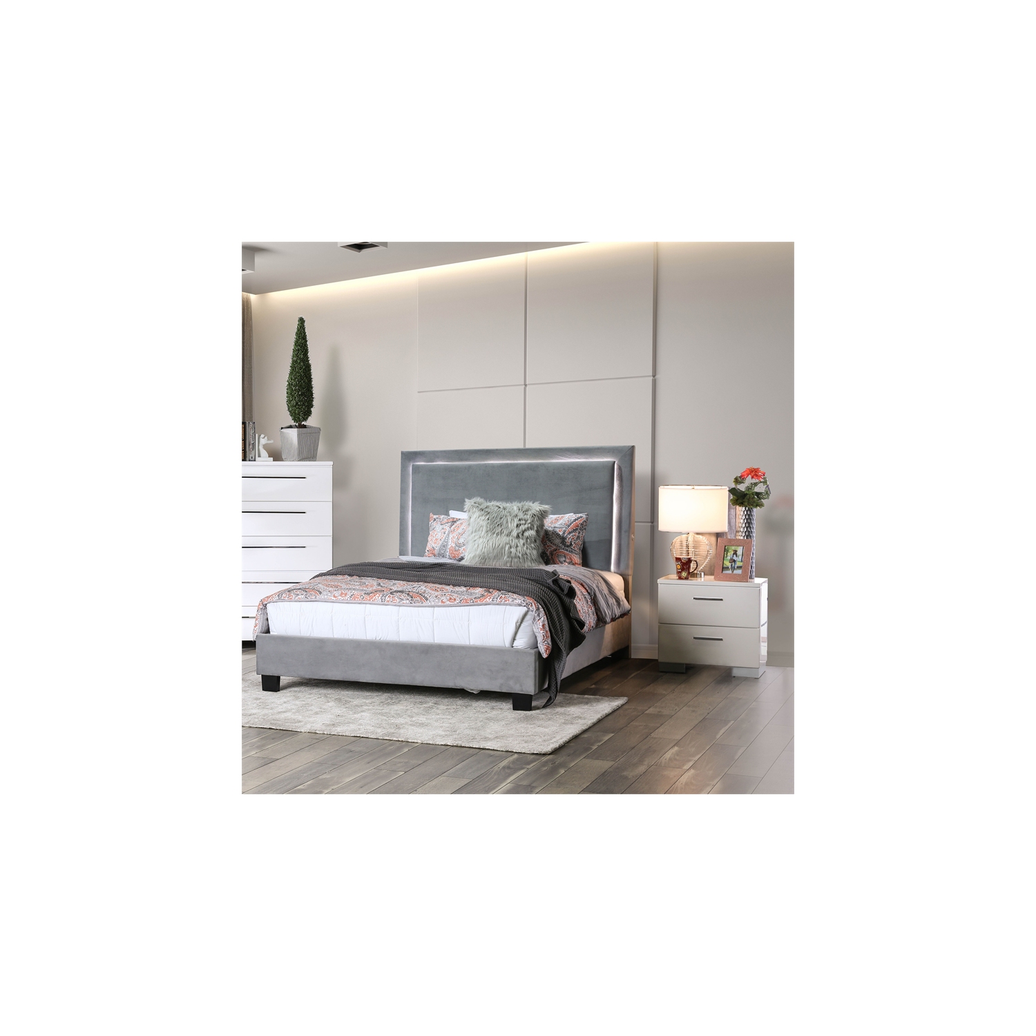 Furniture of America Rayland Solid Wood 2-Drawer Nightstand in Glossy White