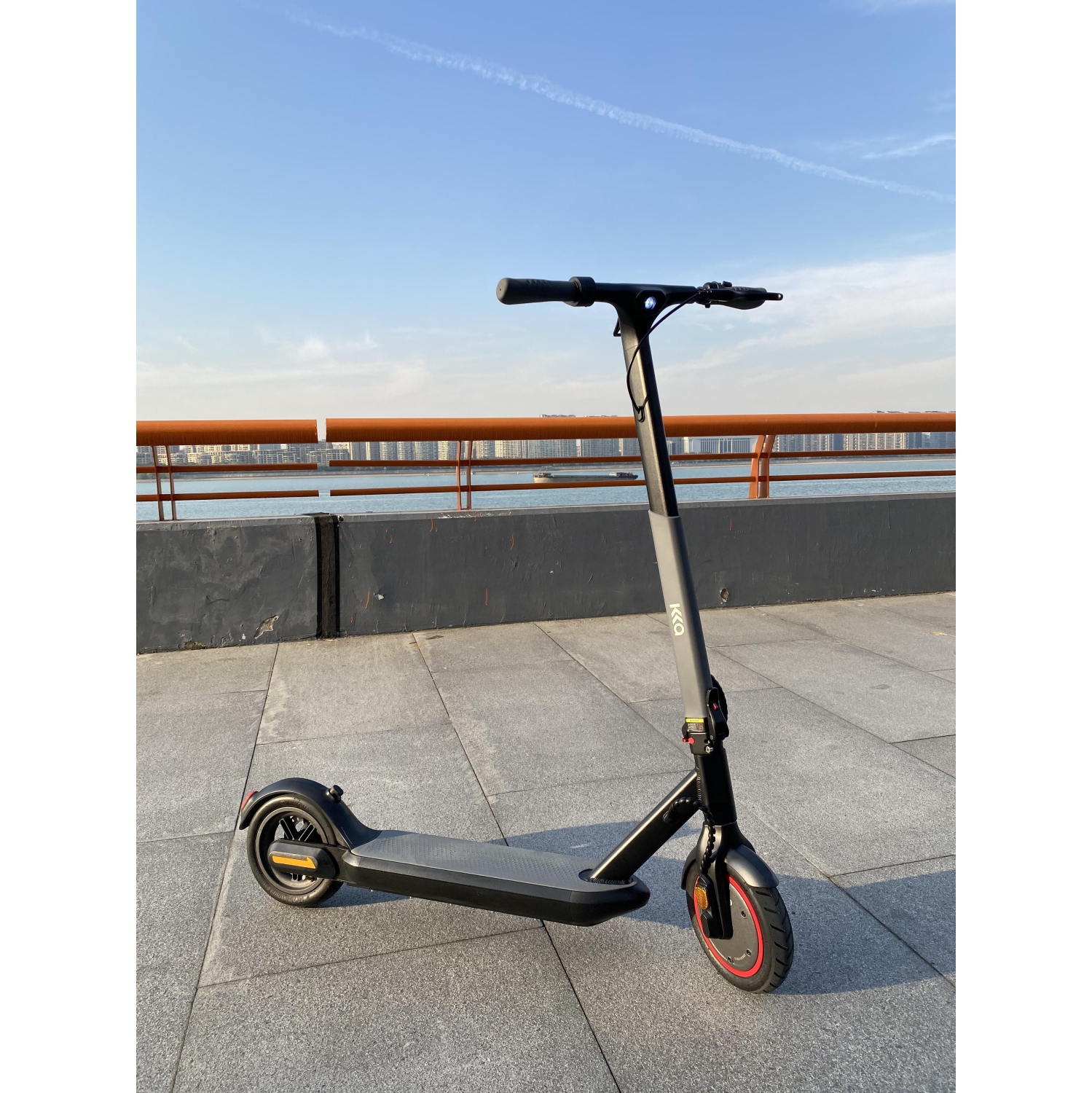 36V Freddo X1 E-Scooter. 350W motor, 16 mph, 8.5 inch tires, lightweight and foldable