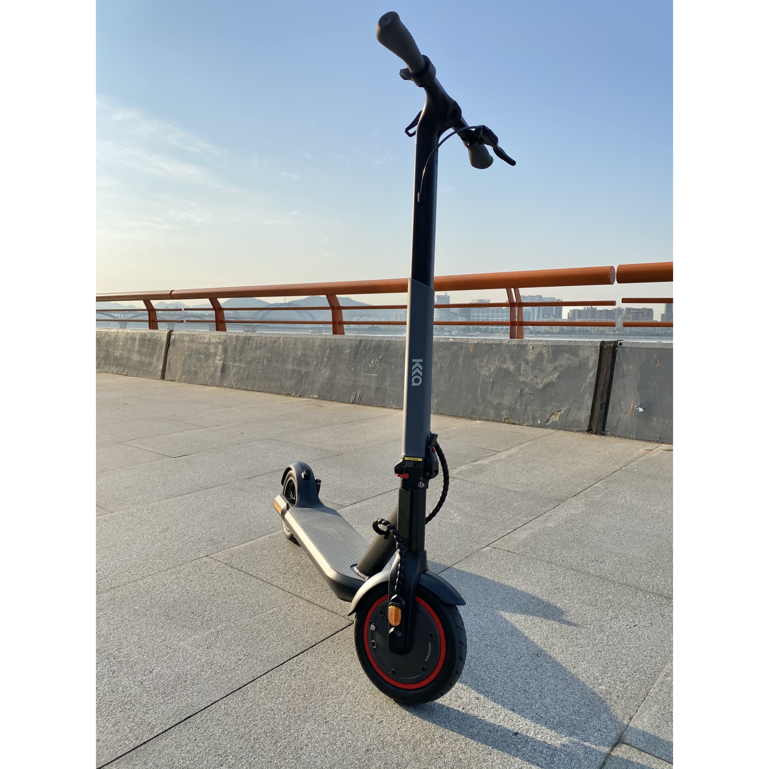 36V Freddo X1 E-Scooter. 350W motor, 16 mph, 8.5 inch tires, lightweight and foldable