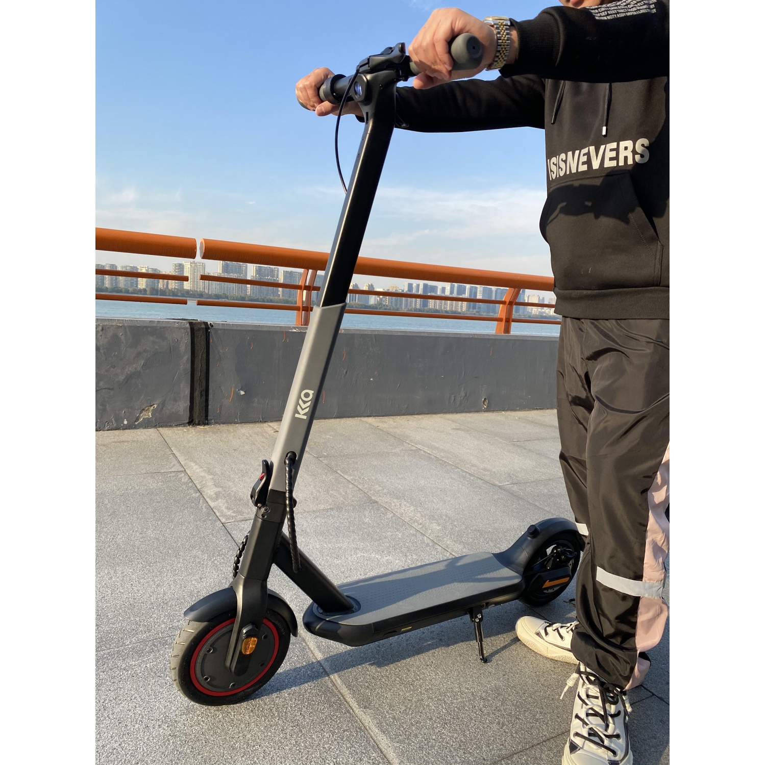 36V Freddo X1 E-Scooter. 350W motor, 16 mph, 8.5 inch tires, lightweight and foldable