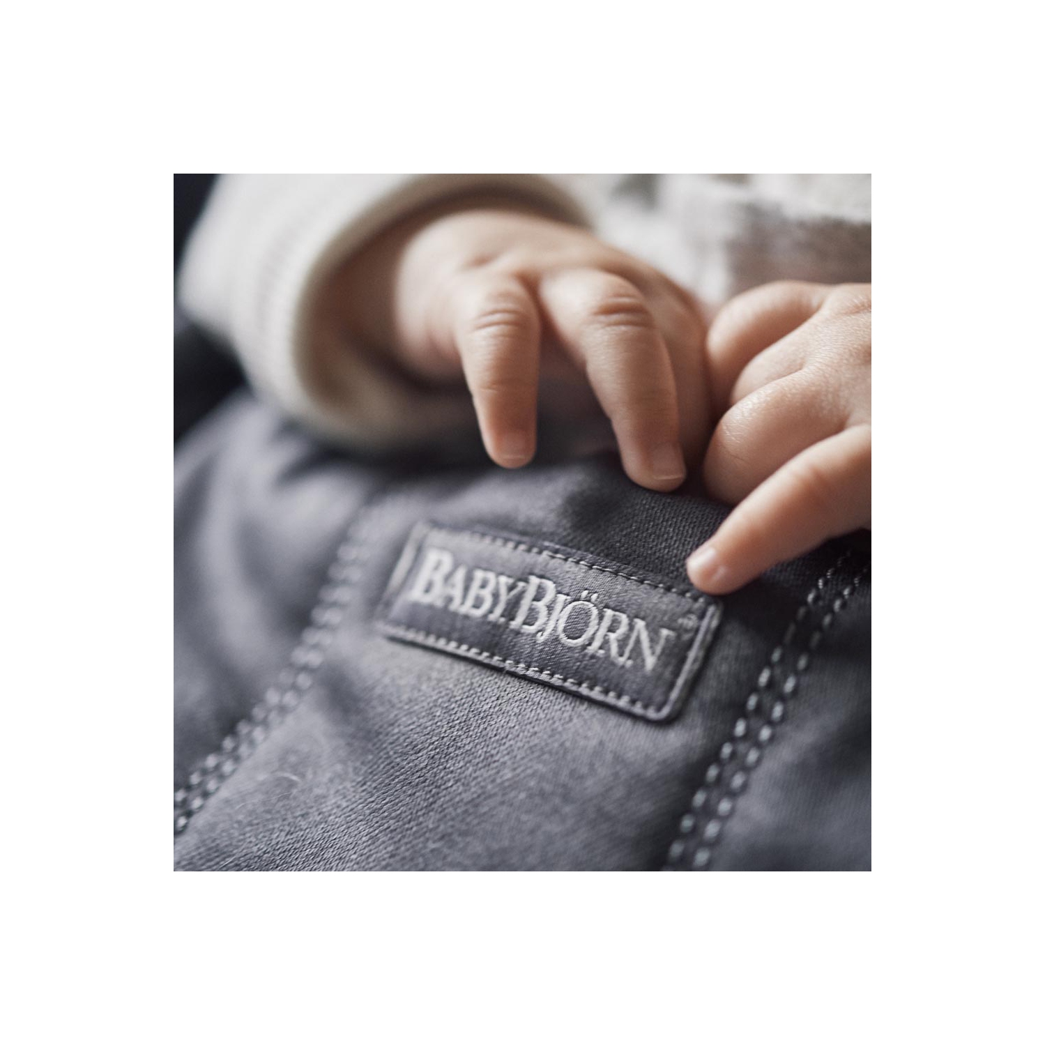 BabyBjorn Bouncer Bliss - 3D Mesh, Black on Black Frame