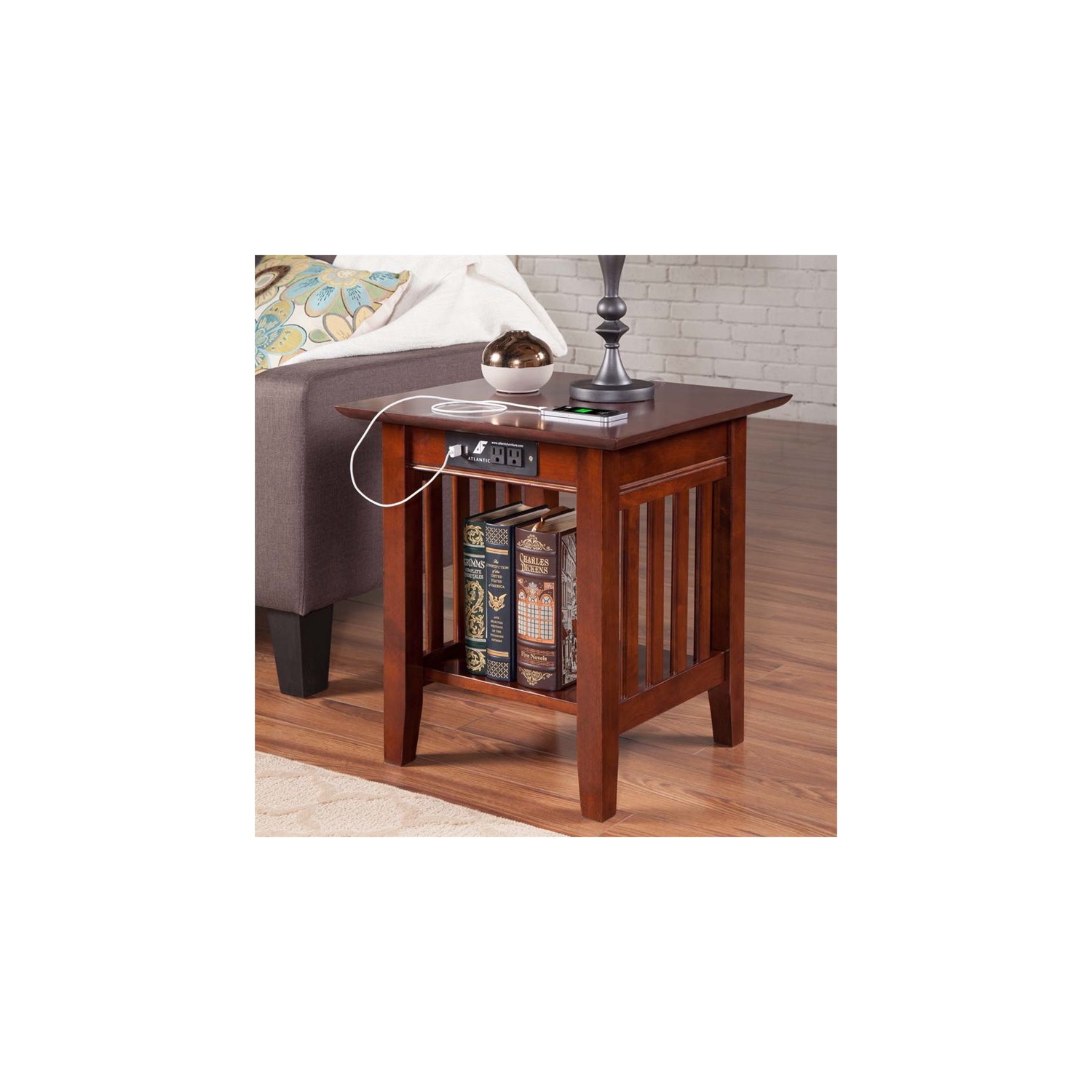 Leo & Lacey Charger End Table in Walnut