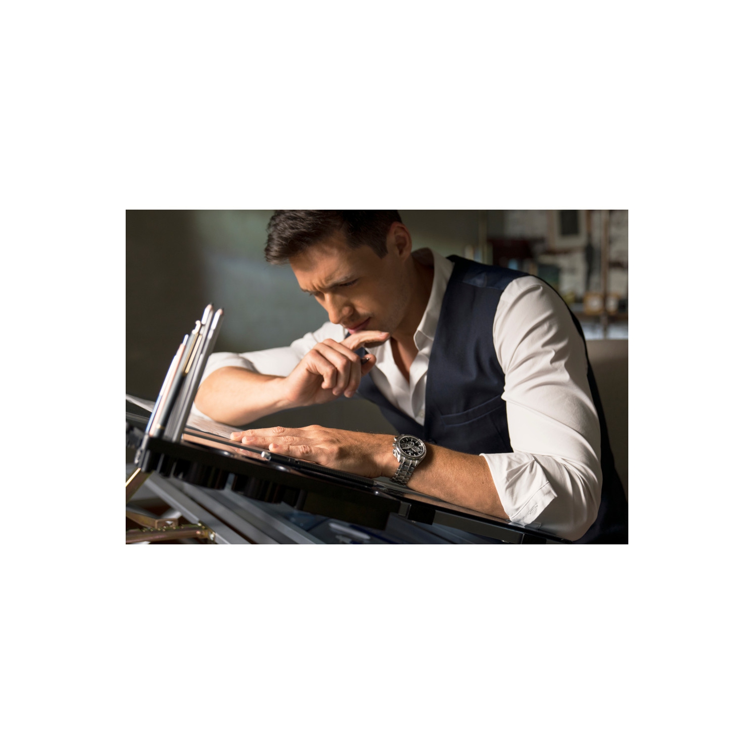 Montre pour hommes avec boîtier et bracelet en acier inoxydable argenté et cadran noir Carson Eco-Drive 43&nbsp;mm de Citizen