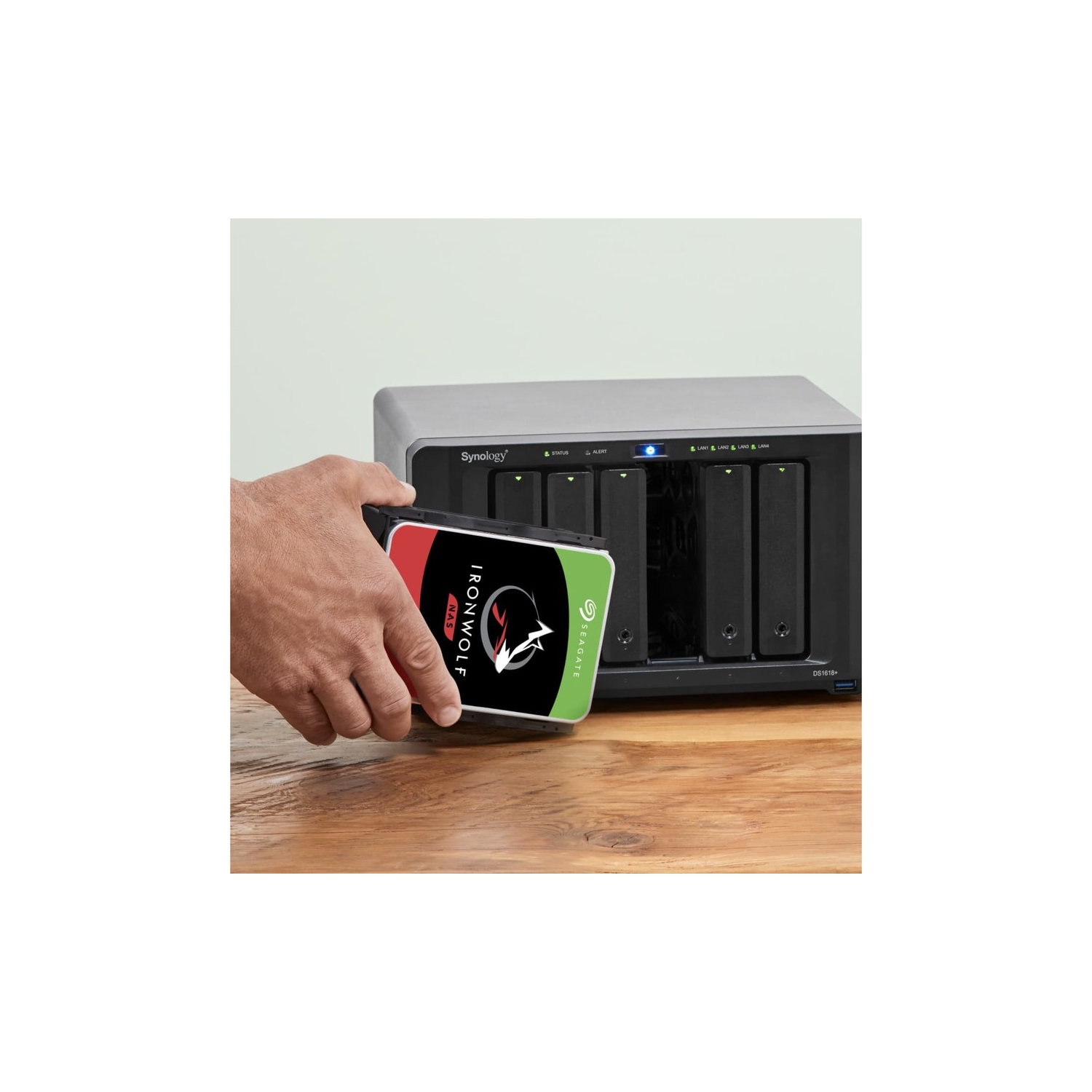 Disque dur interne d'ordinateur de bureau SATA 6Gb Gb/s 3,5 po IronWolf 10 To 7200 tr/min de Seagate