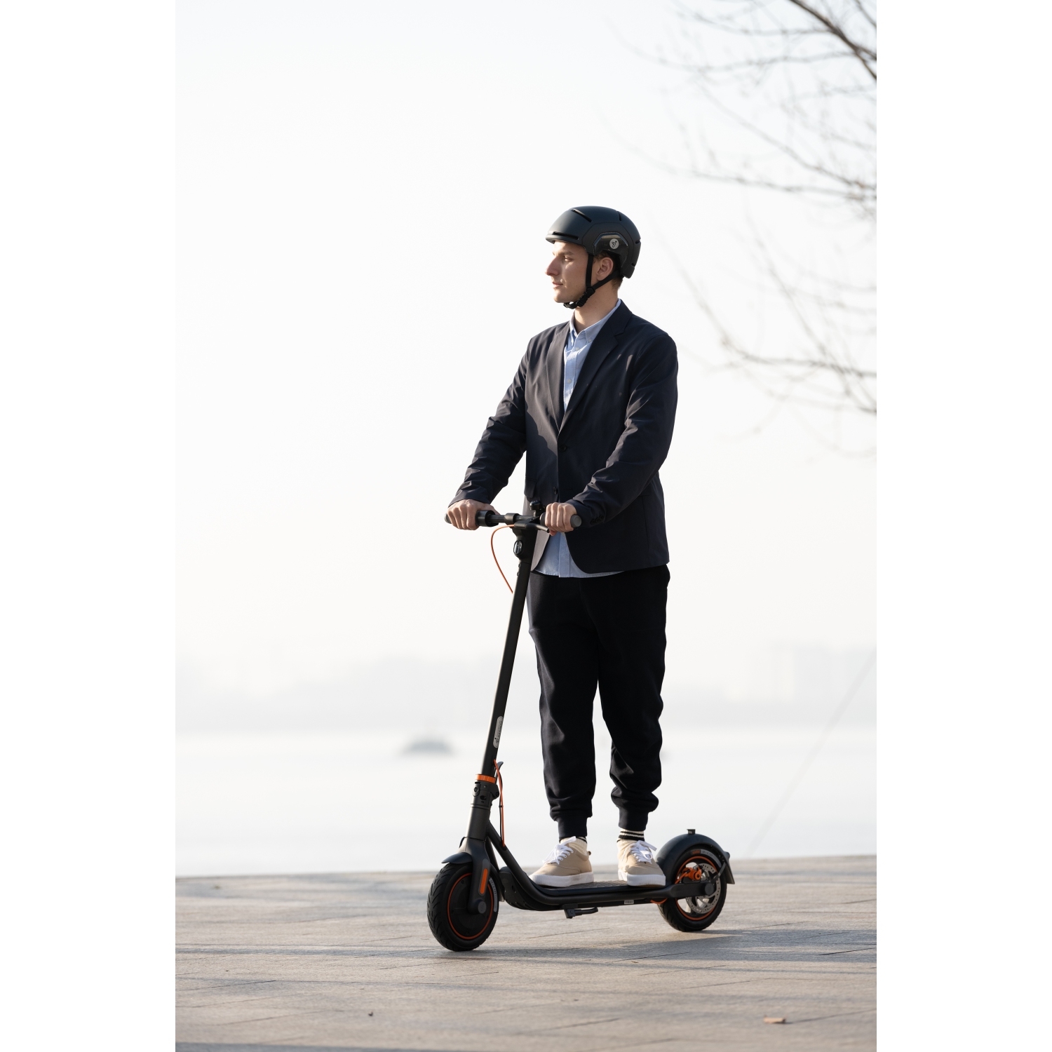 Trottinette électrique Ninebot F40 de Segway - remis à neuf (bon état) - Gris foncé