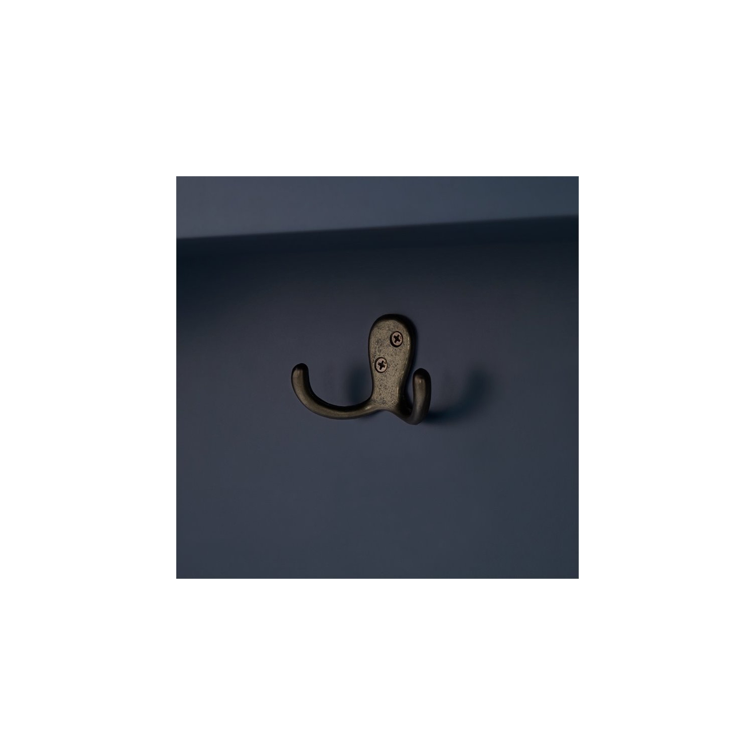 Portemanteau en bois d’ingénierie côtière de Bowery Hill, fini bleu marine