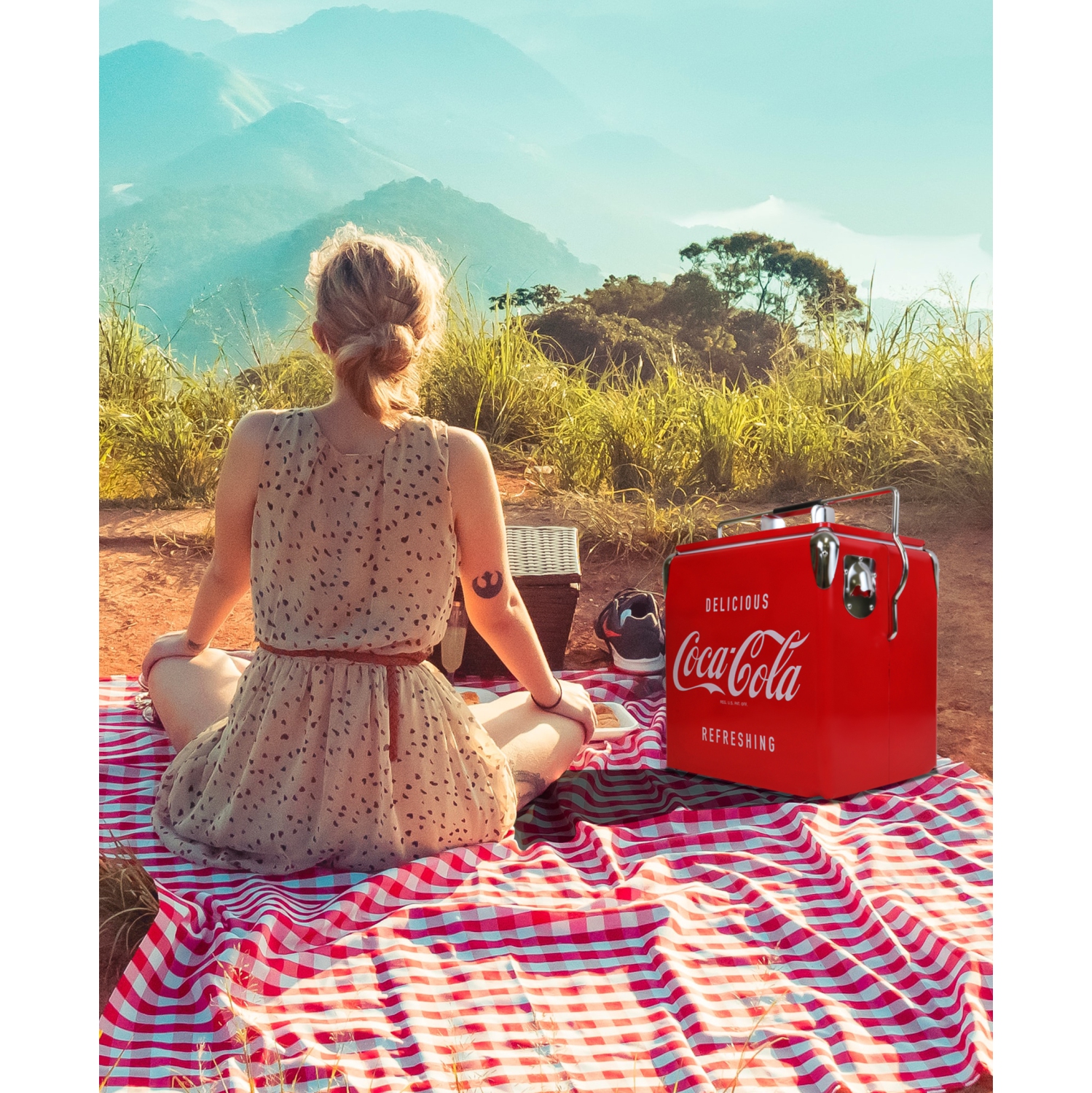 Coca-Cola Retro Ice Chest Beverage Cooler with Bottle Opener 13L, 18 Can Vintage Style Ice Bucket for Camping, Beach, Picnic