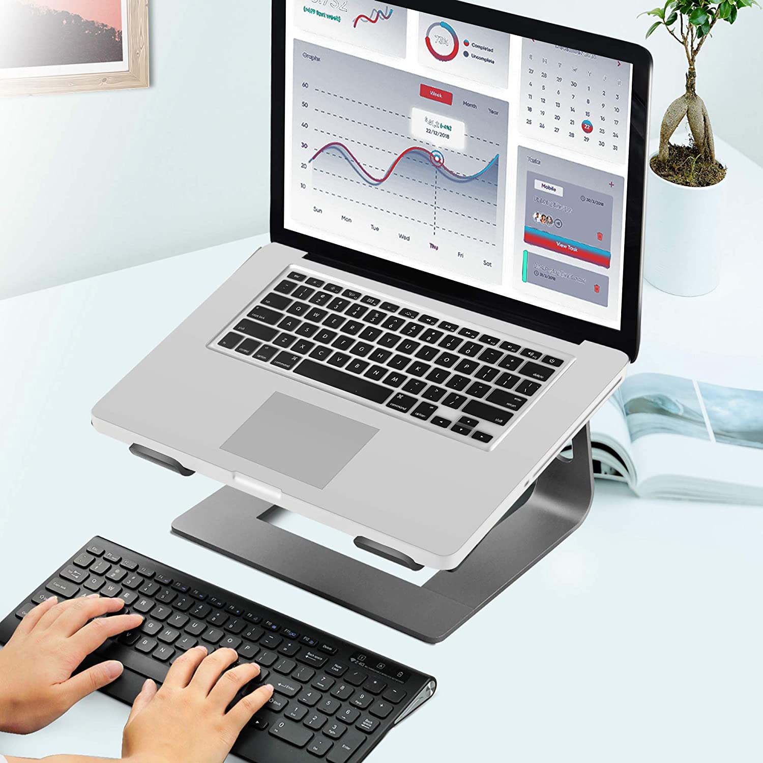 Support en aluminium pour portable compatible avec les MacBook Air Pro de 10 à 15.6 po d’Apple, support d’ascenseur ergonomique, gris cosmique