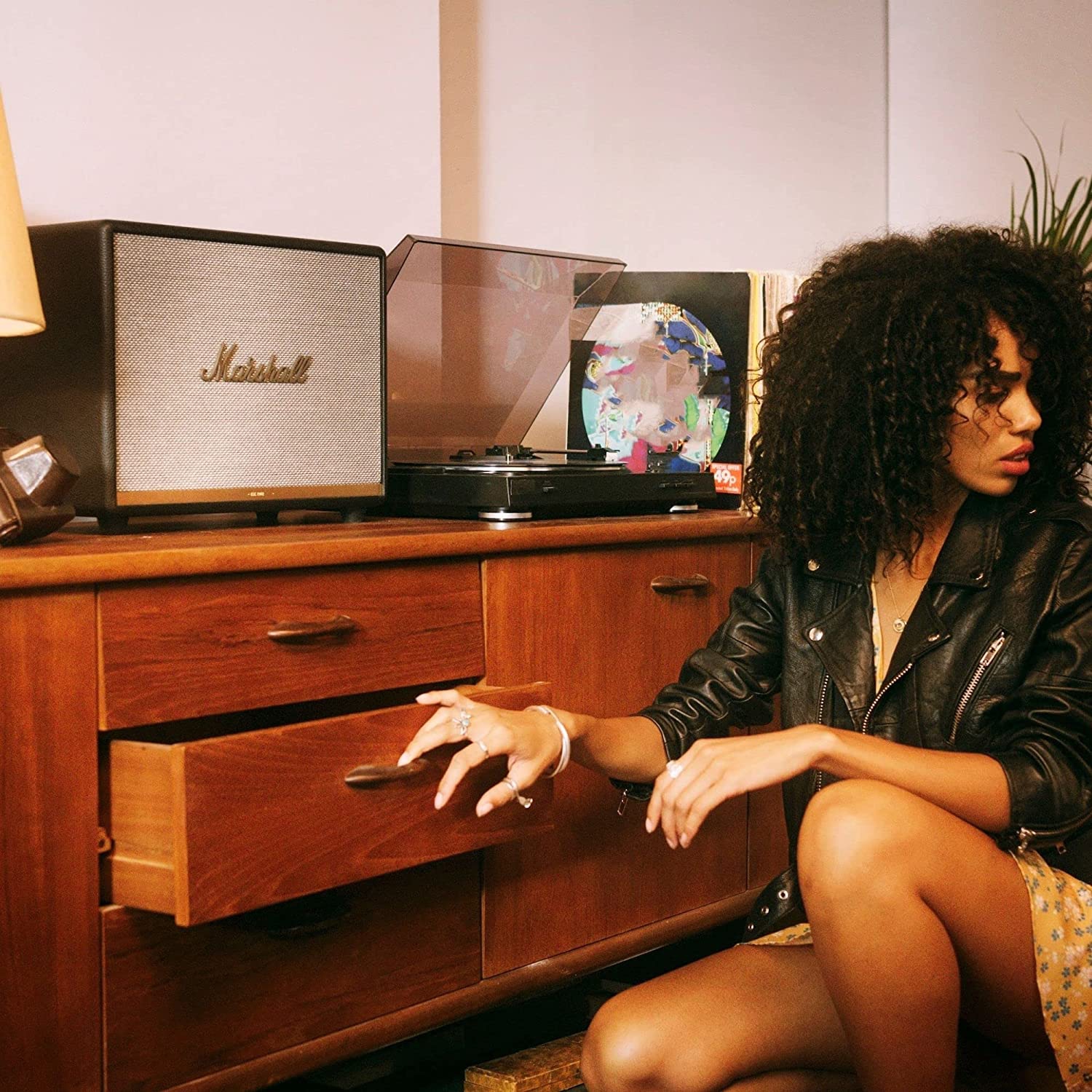 Remis à neuf - haut-parleur Bluetooth sans fil Woburn II de Marshall (noir) - remis à neuf