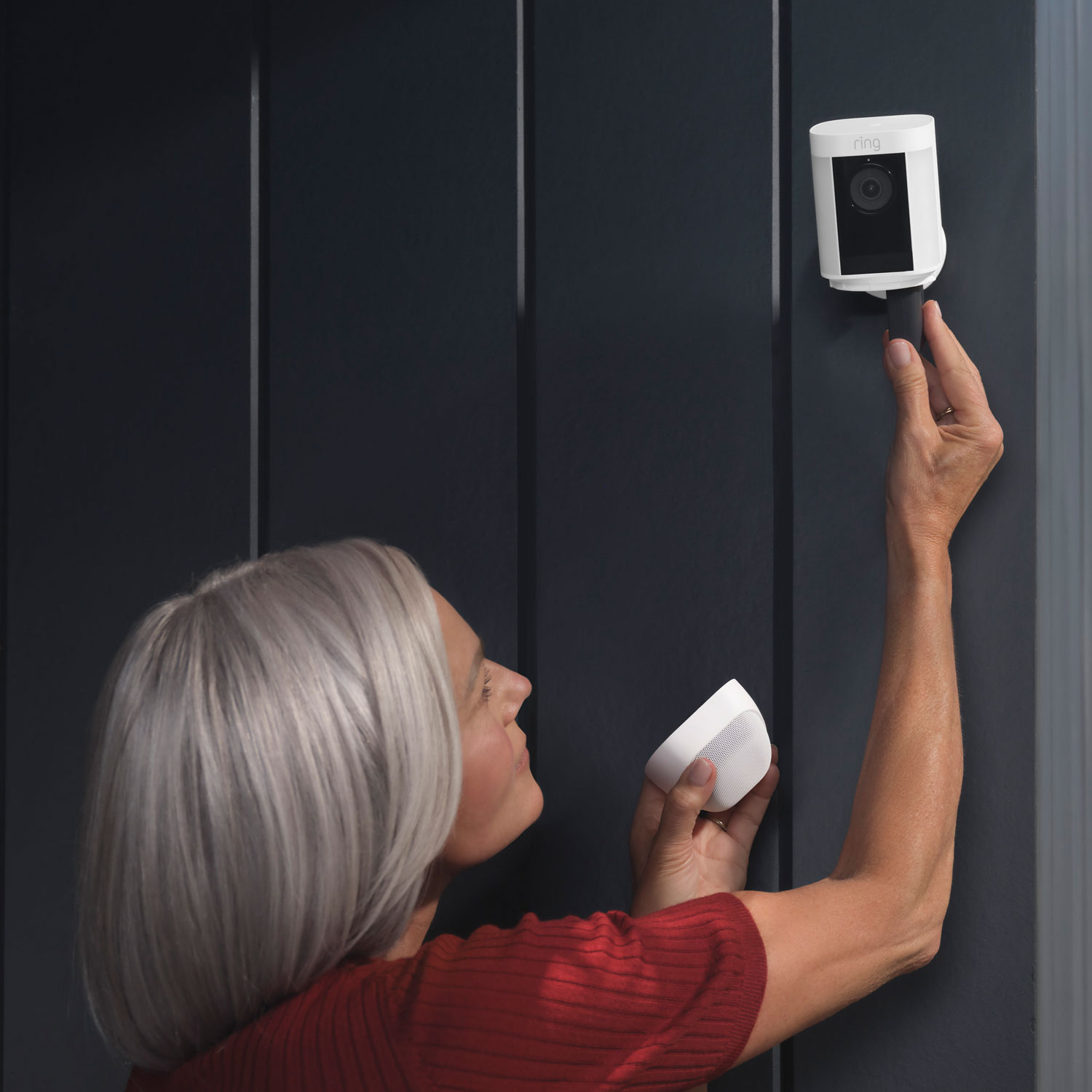 Caméra à projecteur ponctuel sans fil Wi-Fi 2K de Ring avec Ring Vision, DEL et détection de mouvement 3D - Blanc