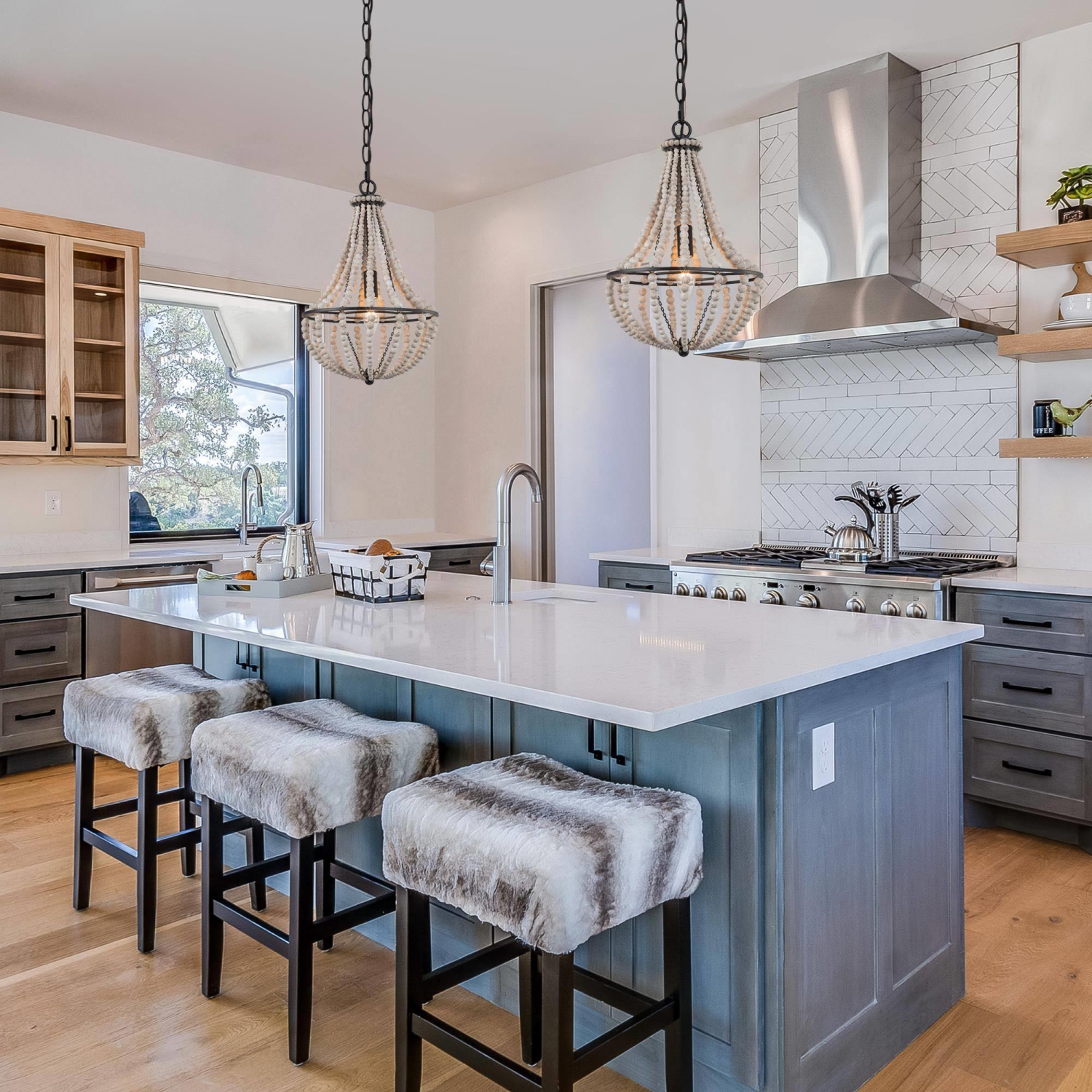 1-Light Boho Candle Chandelier with White Wood Beads