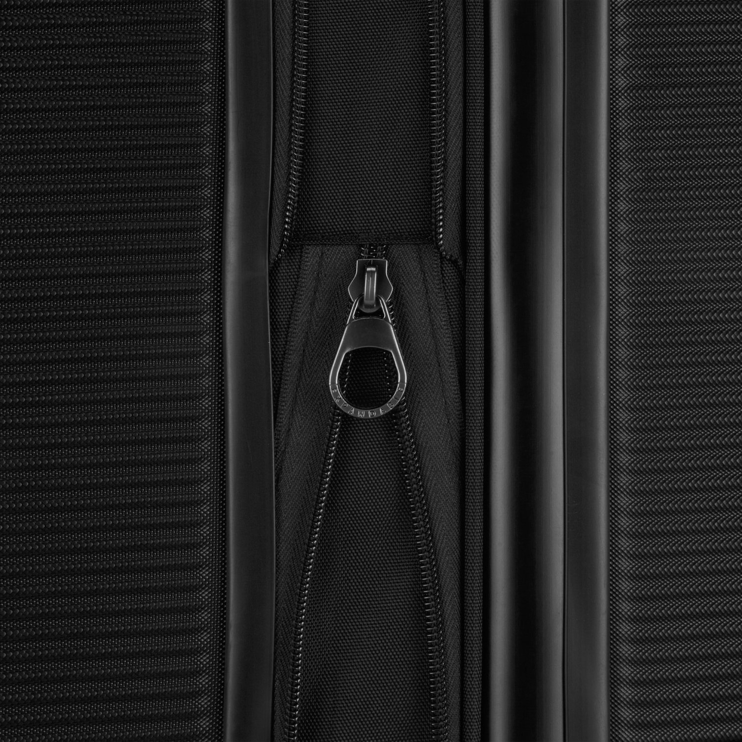 Valise rigide moyenne avec extension Wellington de Bugatti - Noir