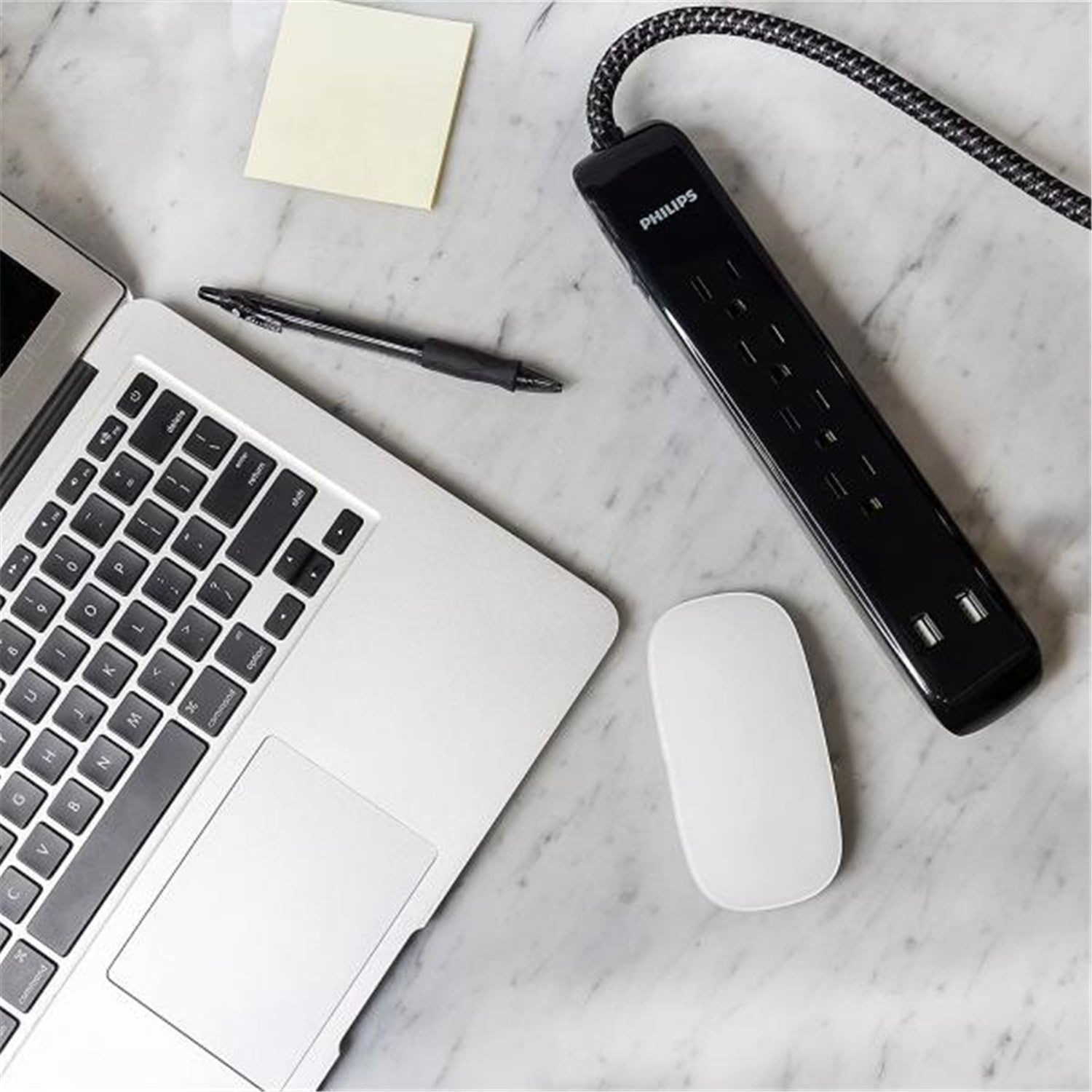 Philips - Protecteur de Surtension à 4 Prises et 2 Port USB, 720 Joules, Cordon de 4 Pieds, Noir