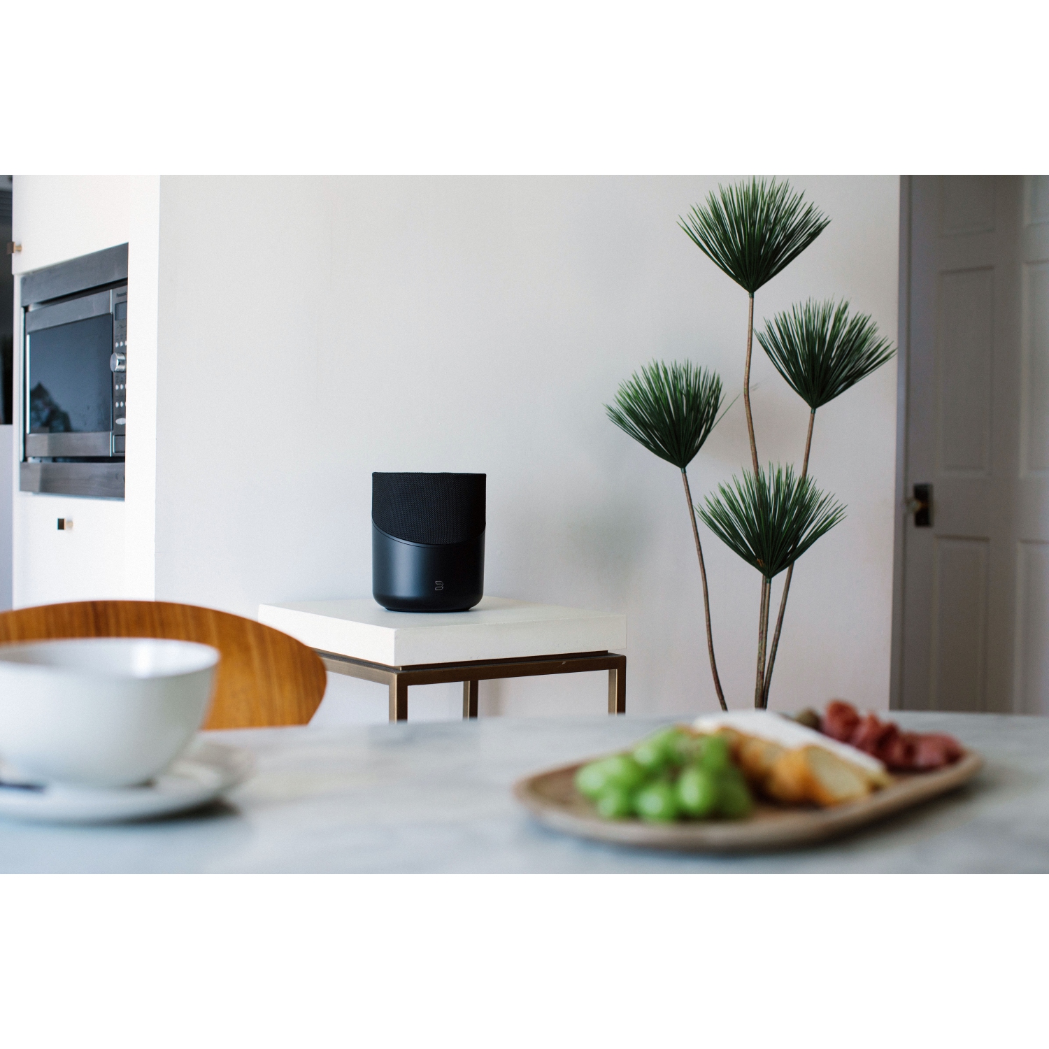 Bluesound Pulse M Omni-Hybrid Enceinte de diffusion musicale sans fil avec Bluetooth - Noir - Compatible avec Alexa et Siri