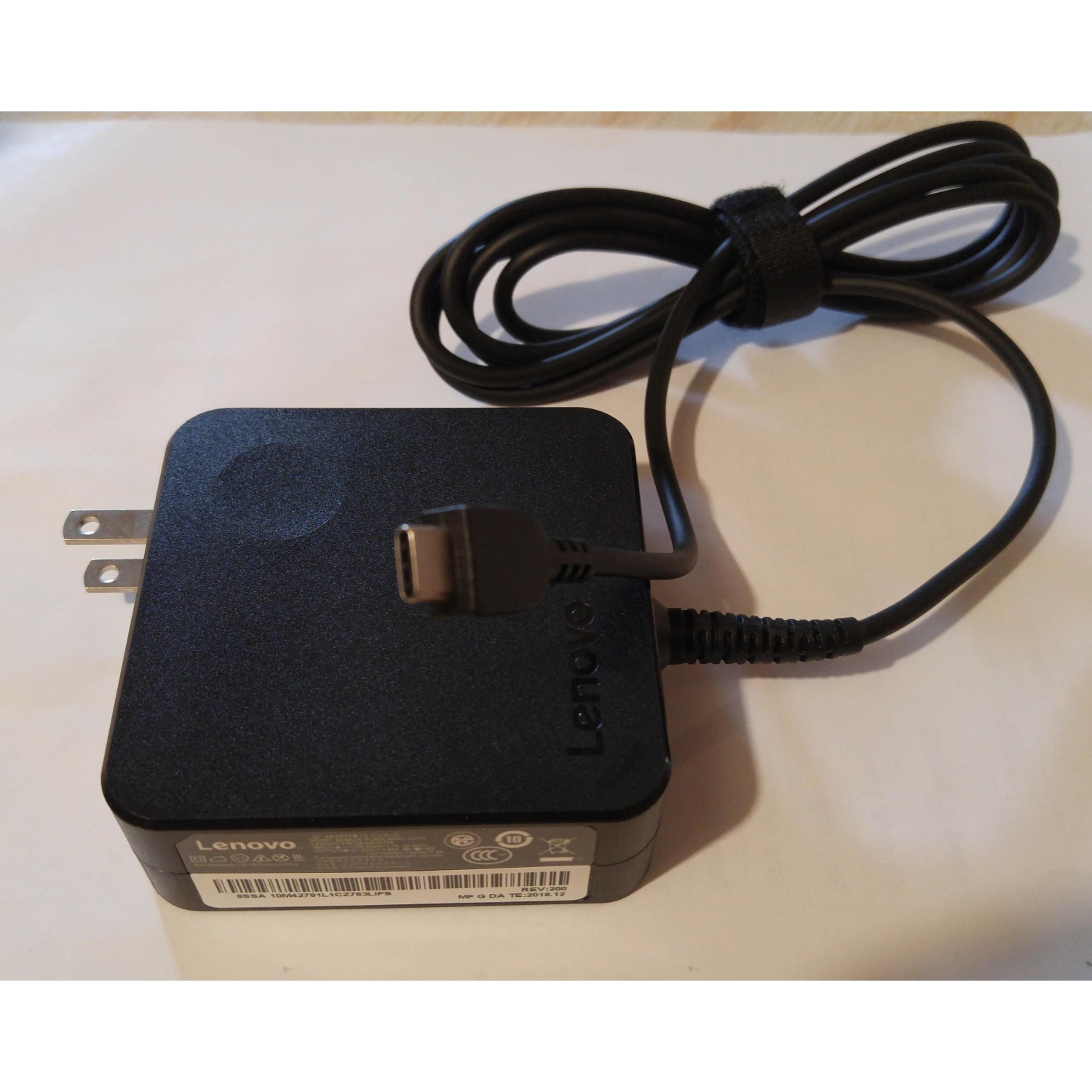 New Genuine Lenovo Yoga 910-13IKB Glass 80VG T580 20L9 AC Adapter Charger 65W USB-C