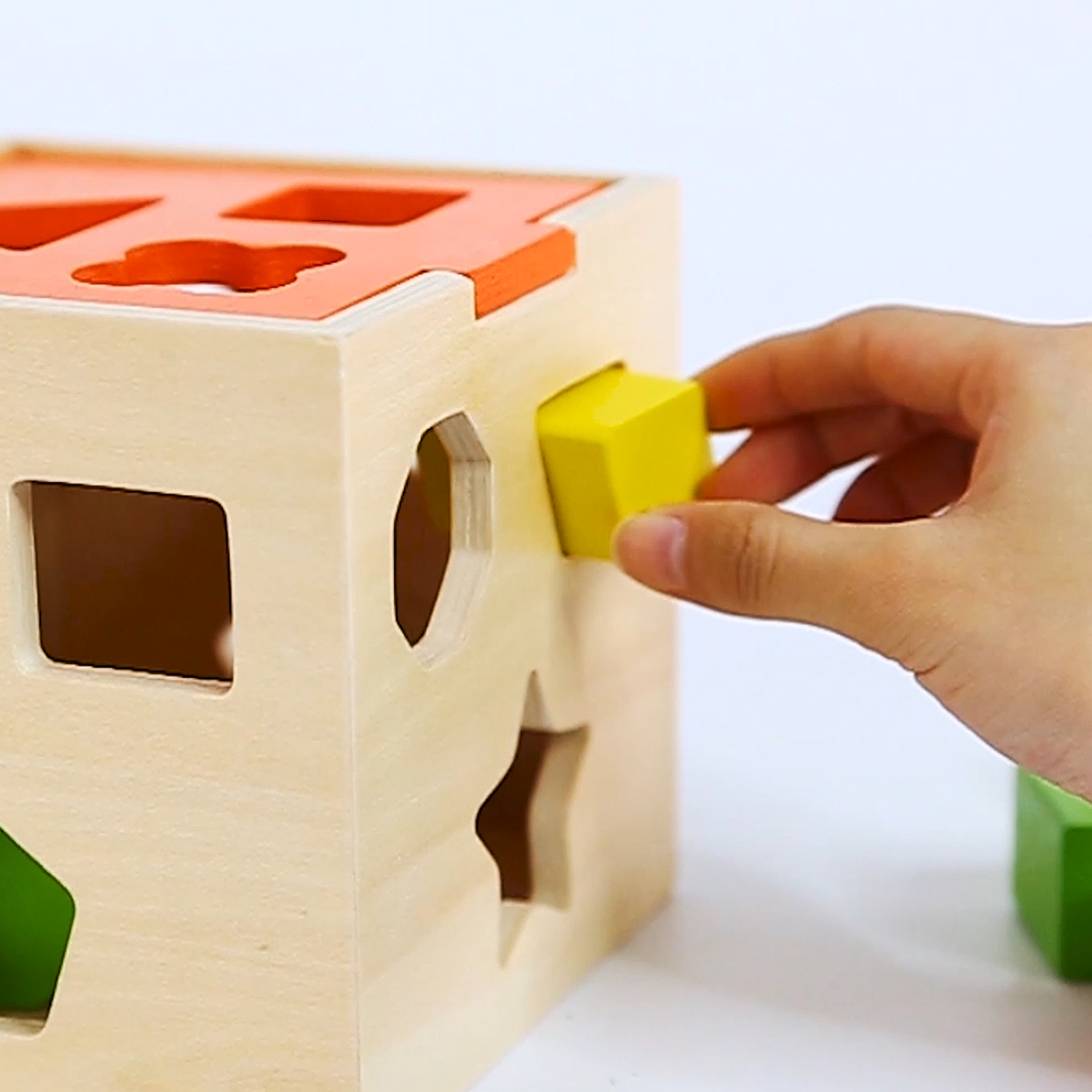 TOOKYLAND Cube Trieur de Formes en Bois - 13pcs - Boîte de Tri Jouet Éducatif, 12m+