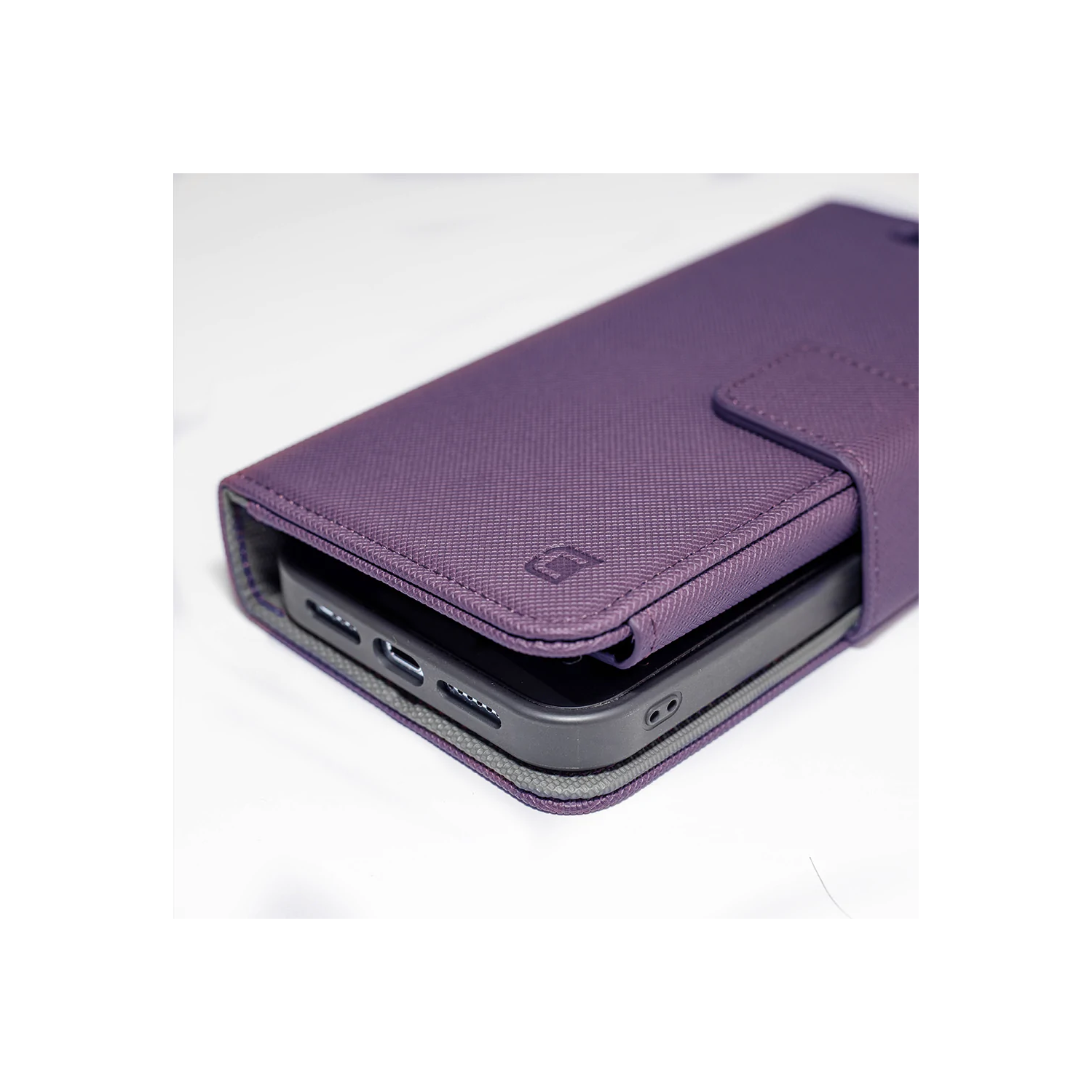 Michael kors iphone shop 5 wallet purple