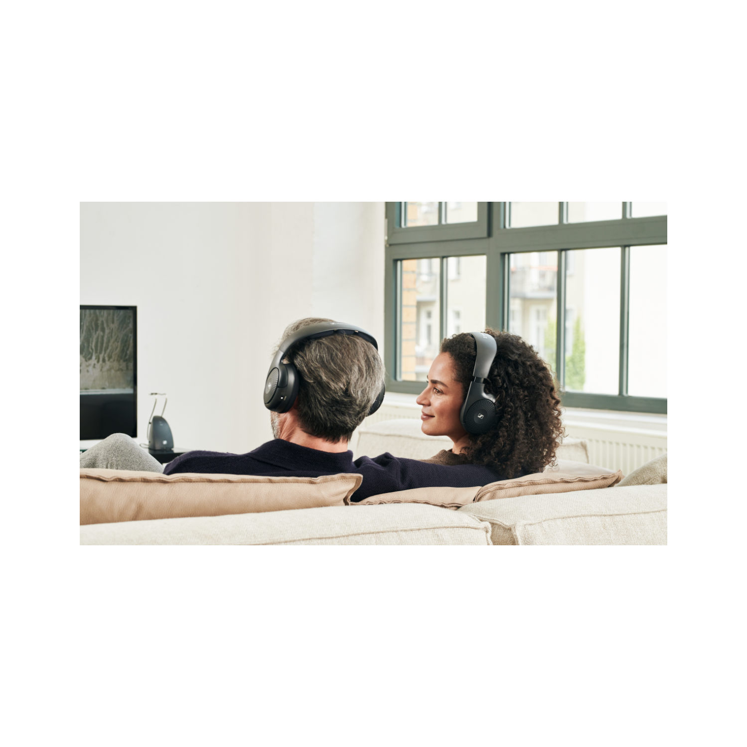 Casque d'écoute sans fil RS 120-W de Sennheiser pour une écoute de télévision claire et nette avec 3 modes de son, modèle léger avec commande de