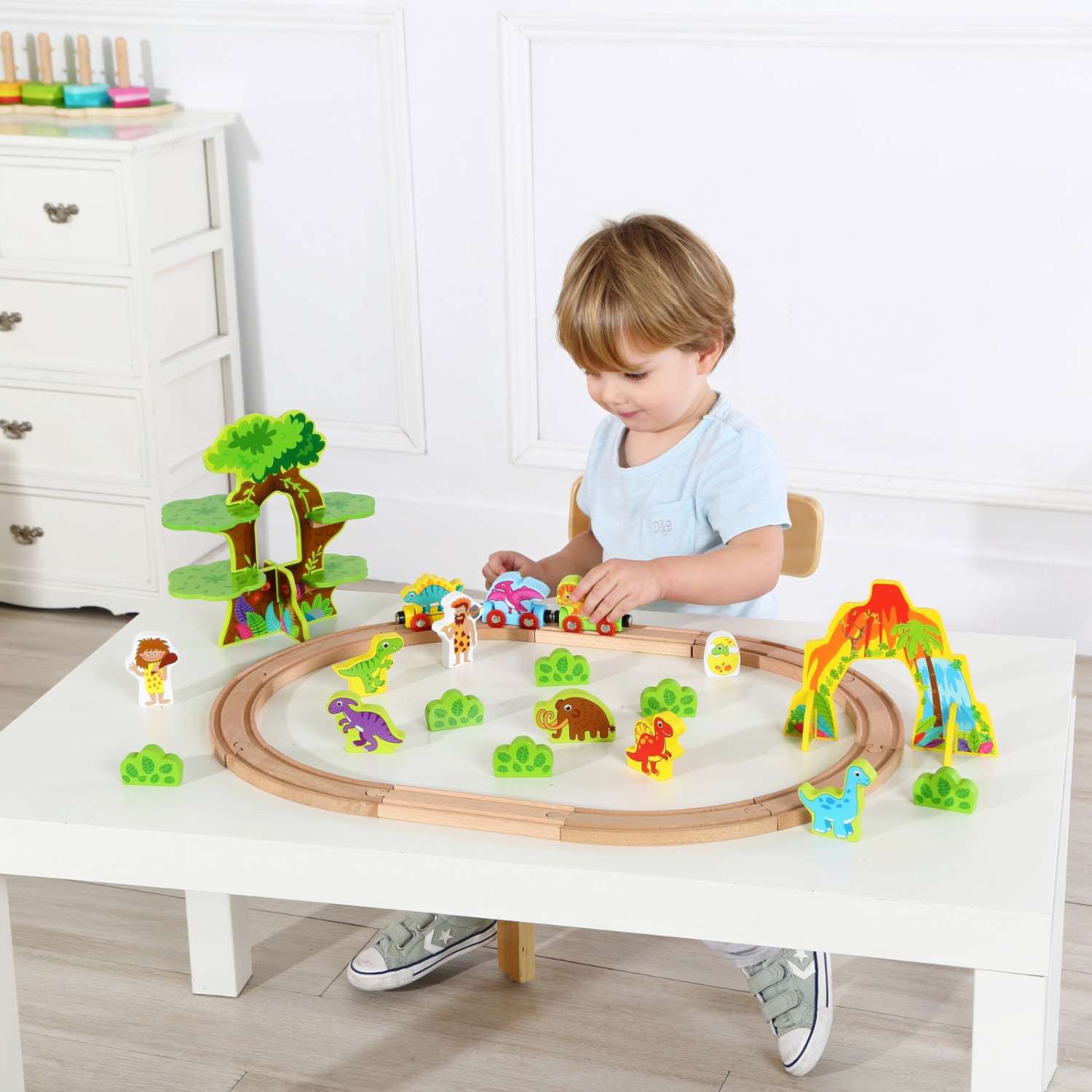 TOOKYLAND Ensemble de Train en Bois - 40pcs - Dinosaures, Hommes des Cavernes et Accessoires, 3 Ans +