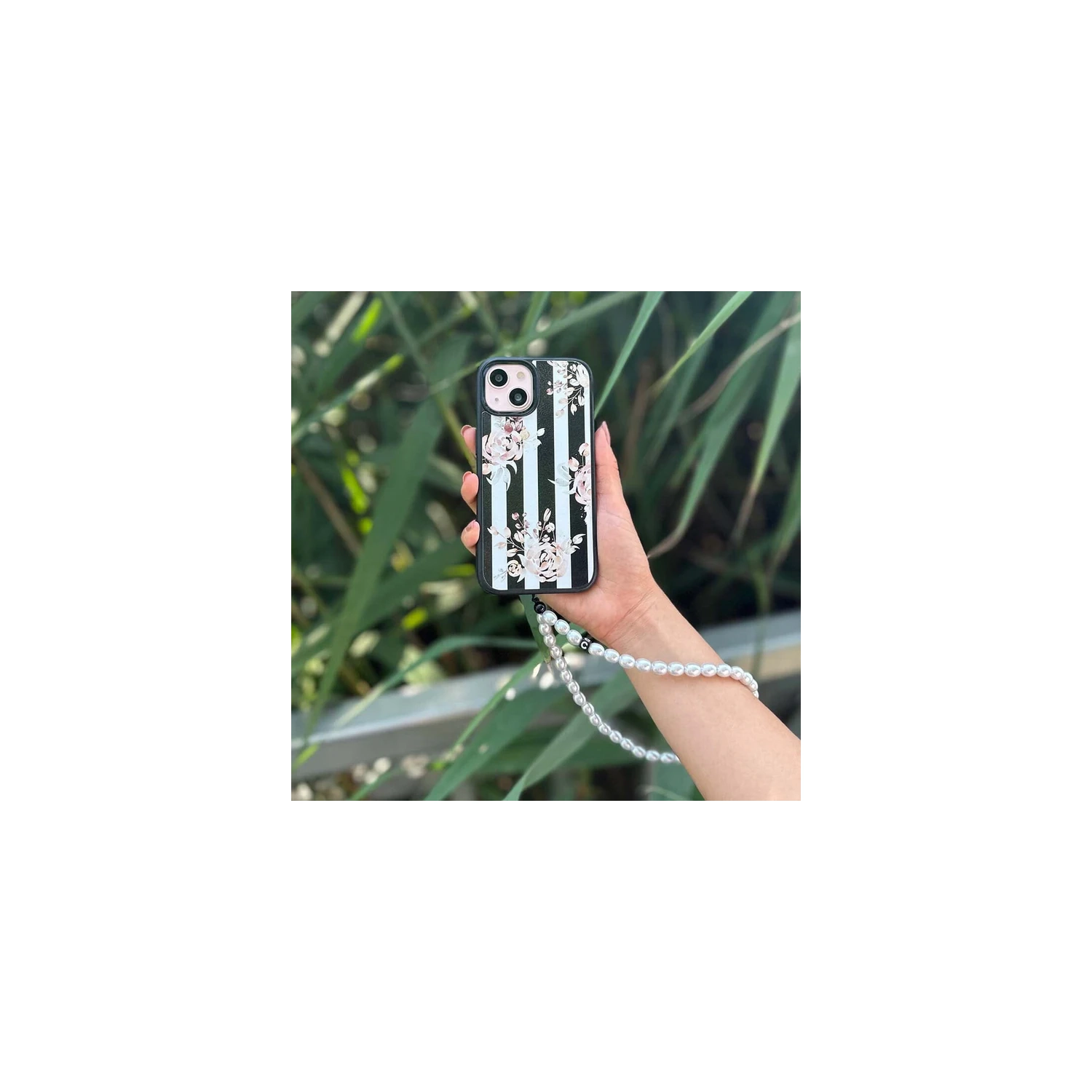 MagSafe iPhone 14 Black Flower Case