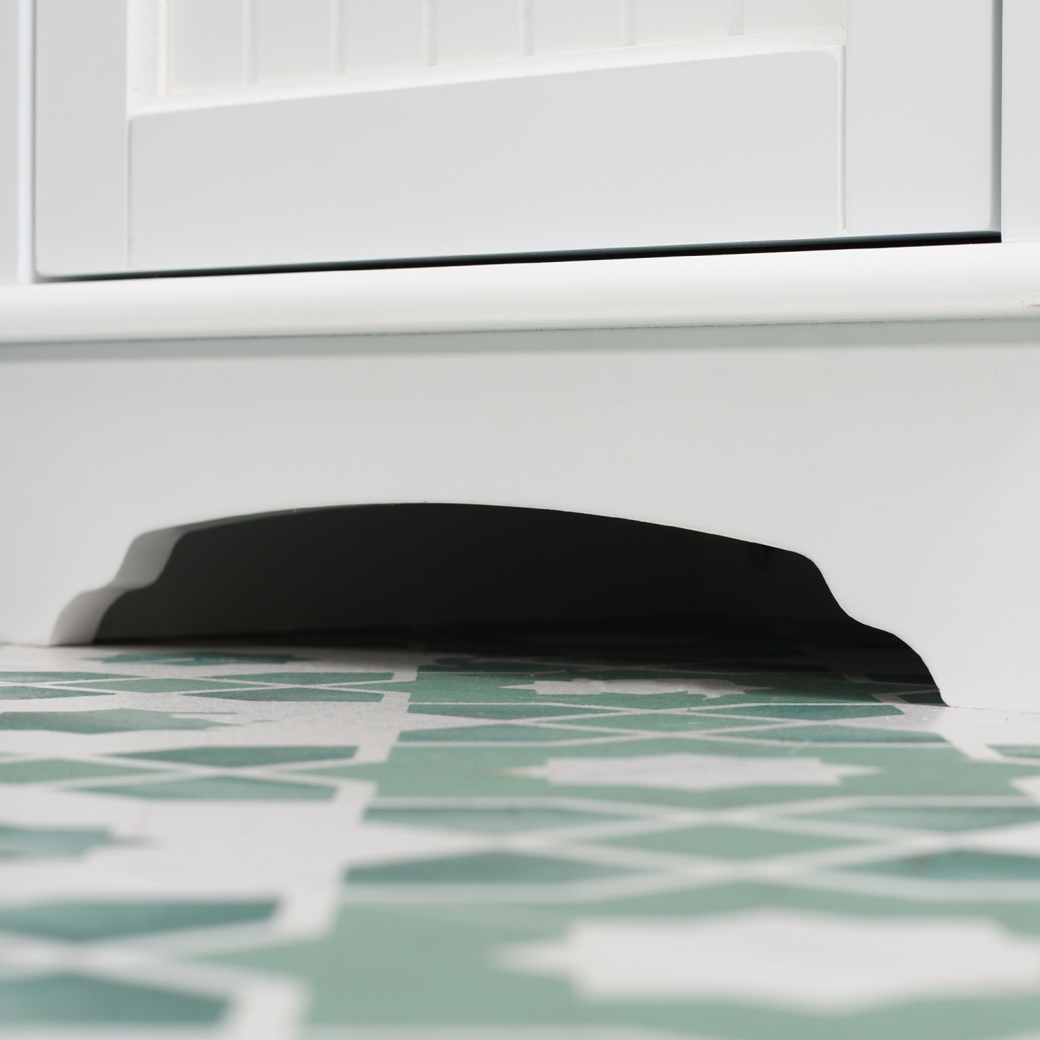 kleankin Modern Bathroom Floor Cabinet with Open Shelf, Freestanding Storage Organizer Unit with Single Door for Home Office, Living Room, White