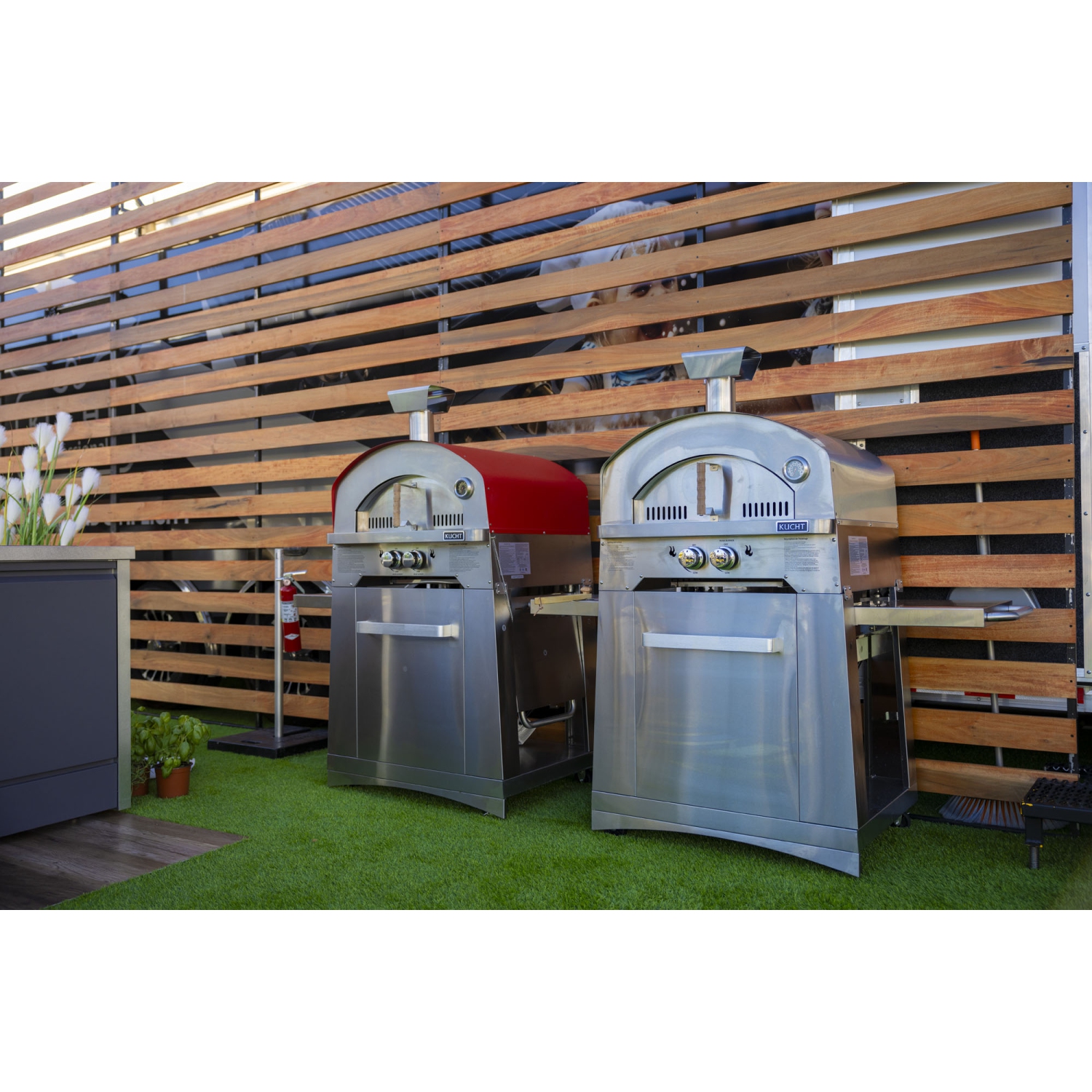 KUCHT Professional Outdoor Portable Propane Gas Pizza Oven in Stainless Steel