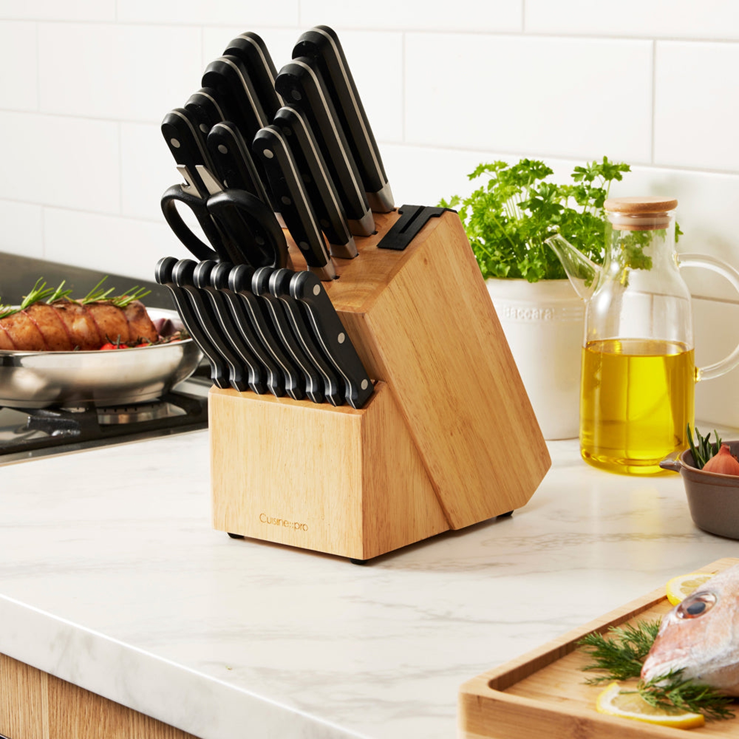 SABRE 20 Piece Knife Block