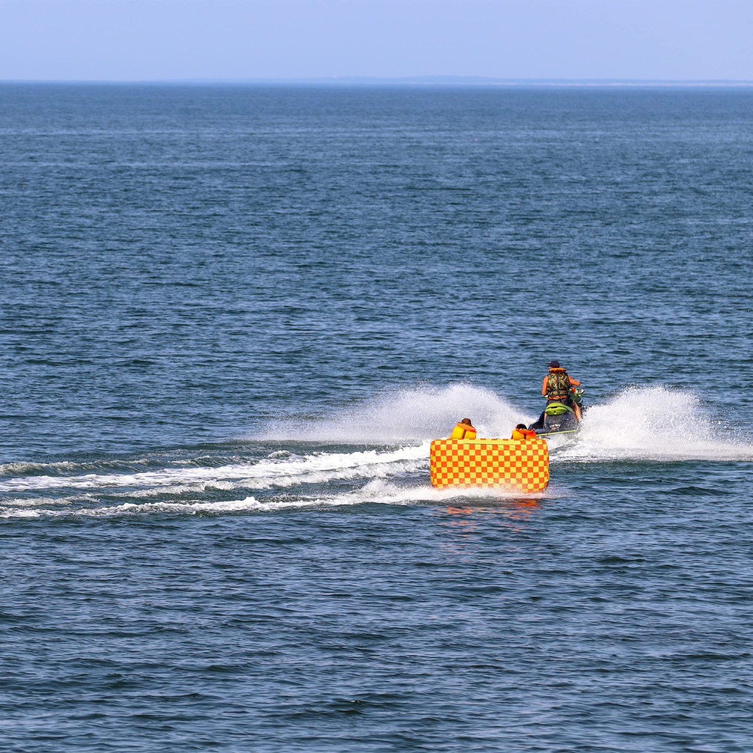 Sunny & Fun Towable Water Tube, 2-Person Inflatable Boat Tube with Handles & Tow Rope for Tubing